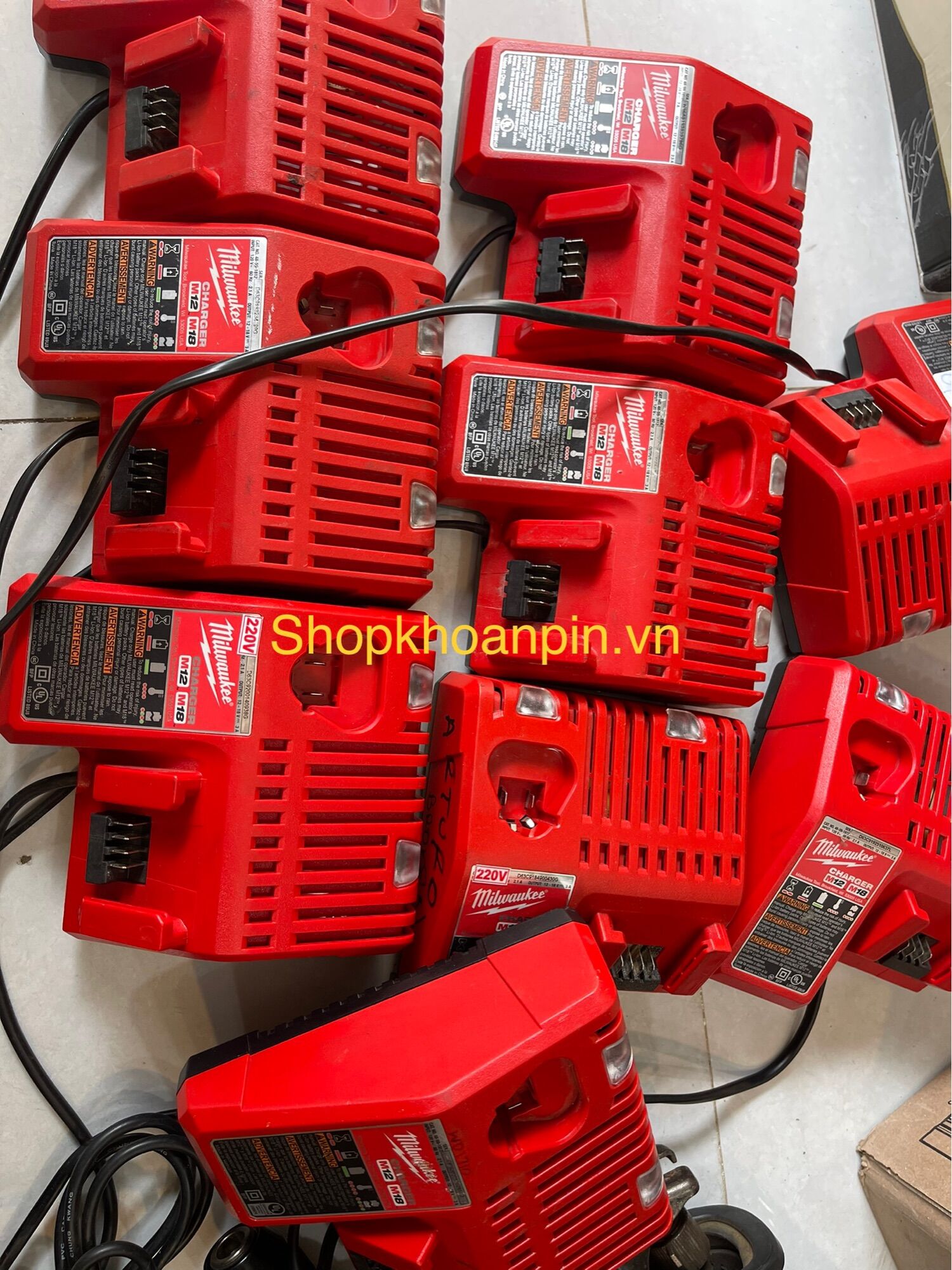 Sac Milwaukee M18 , Milwaukee M12 220v