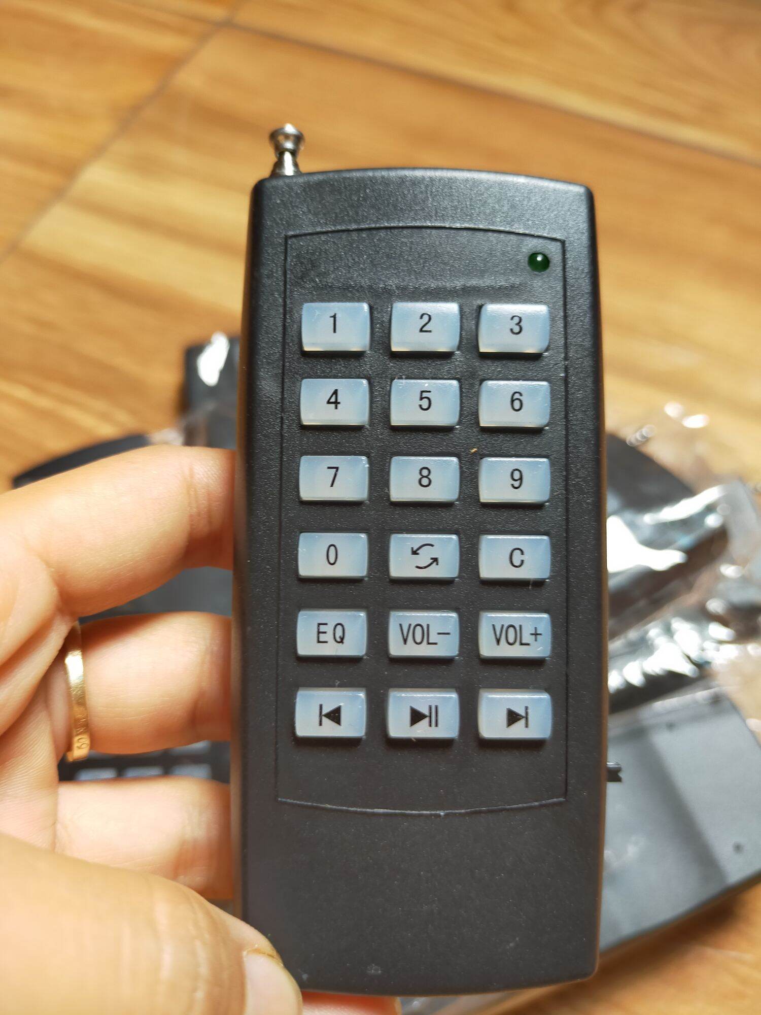 Điều khiển từ xa kèm pin, remote loa ws 898, ws 998_khánhngọcluck