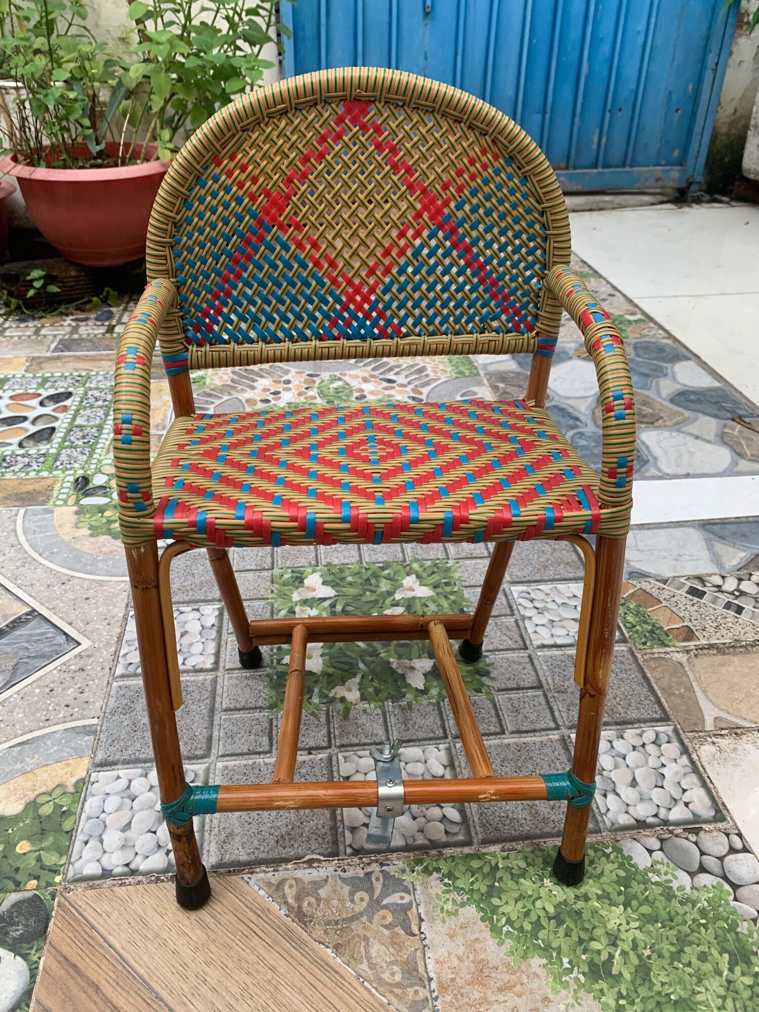 Ghế mây đi xe máy em bé
