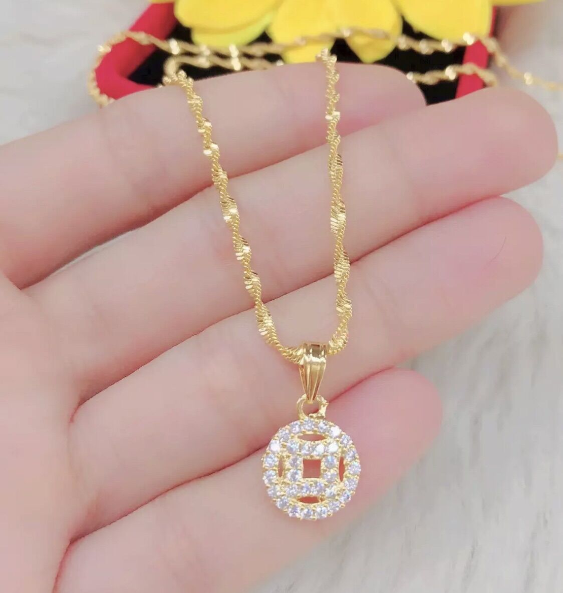 Dây chuyền nữ kiểu xoắn mặt đồng tiền mạ vàng 18k