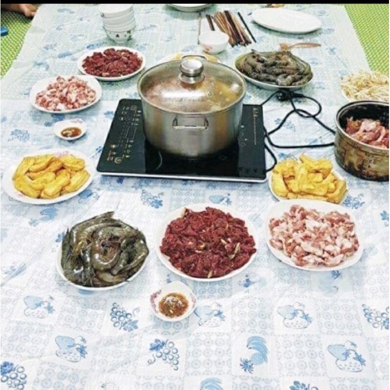 Khăn nilon trải bàn dùng 1 lần ( 10 tấm)