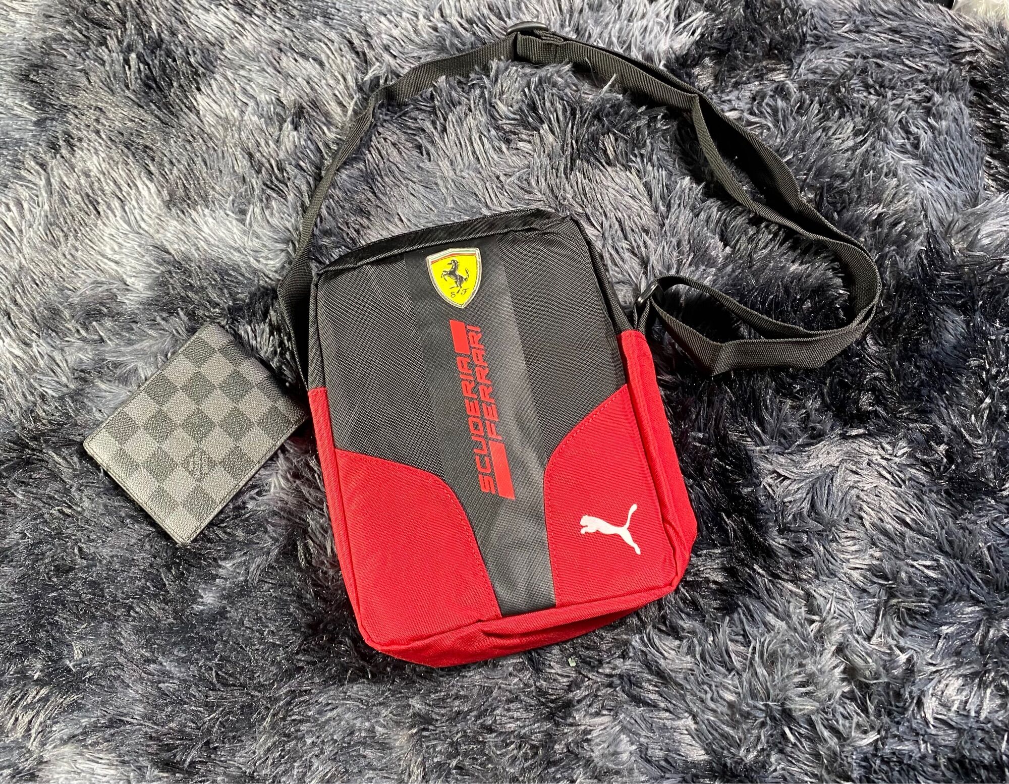 Túi đeo chéo nam Túi Đeo Chéo Ferrari Mini Phong Cách Thể Thao