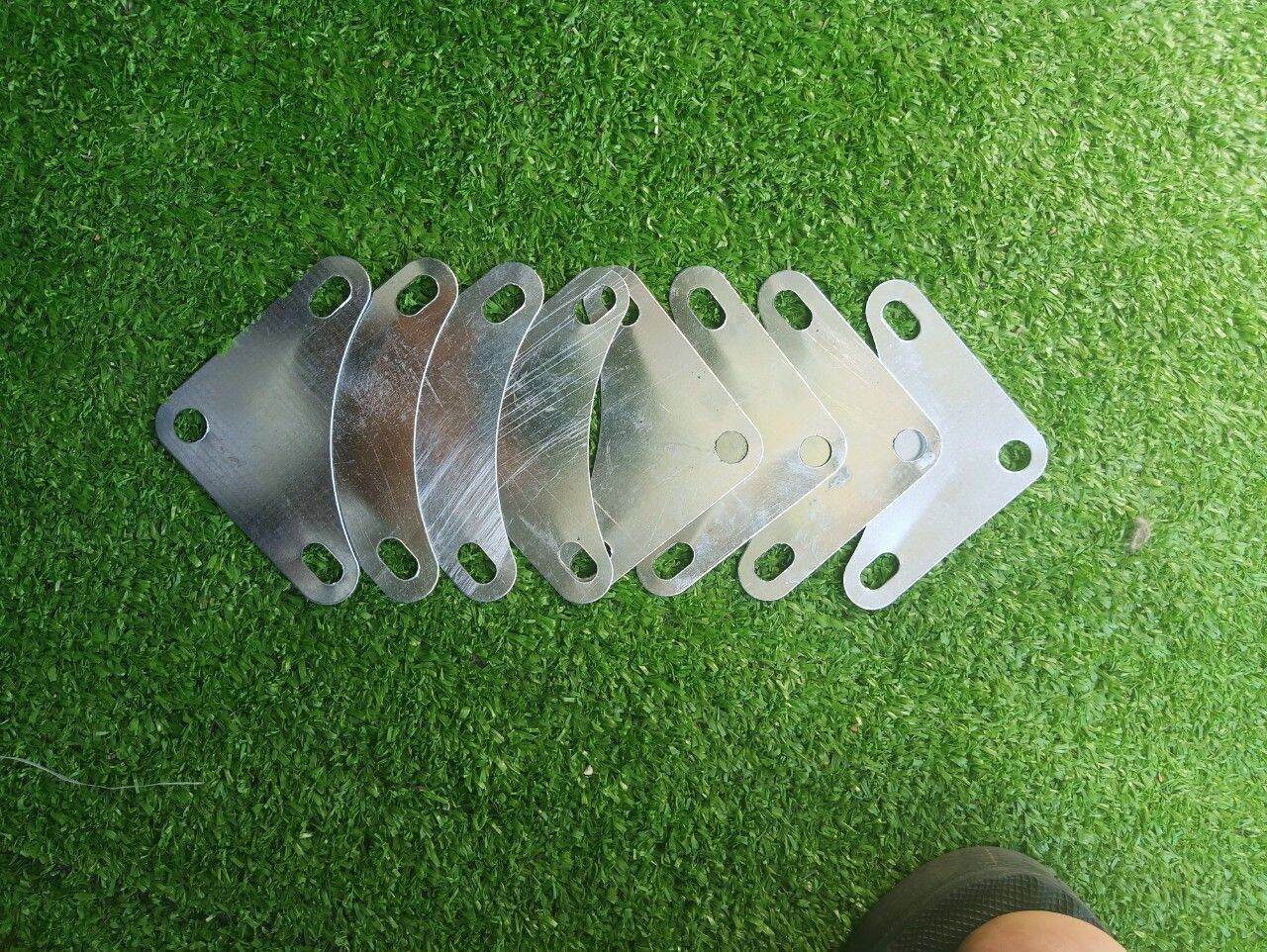 Ke góc 50 cái =》 pas góc kệ sắt v lỗ đa năng .kệ sắt v lỗ ,sắt v lỗ