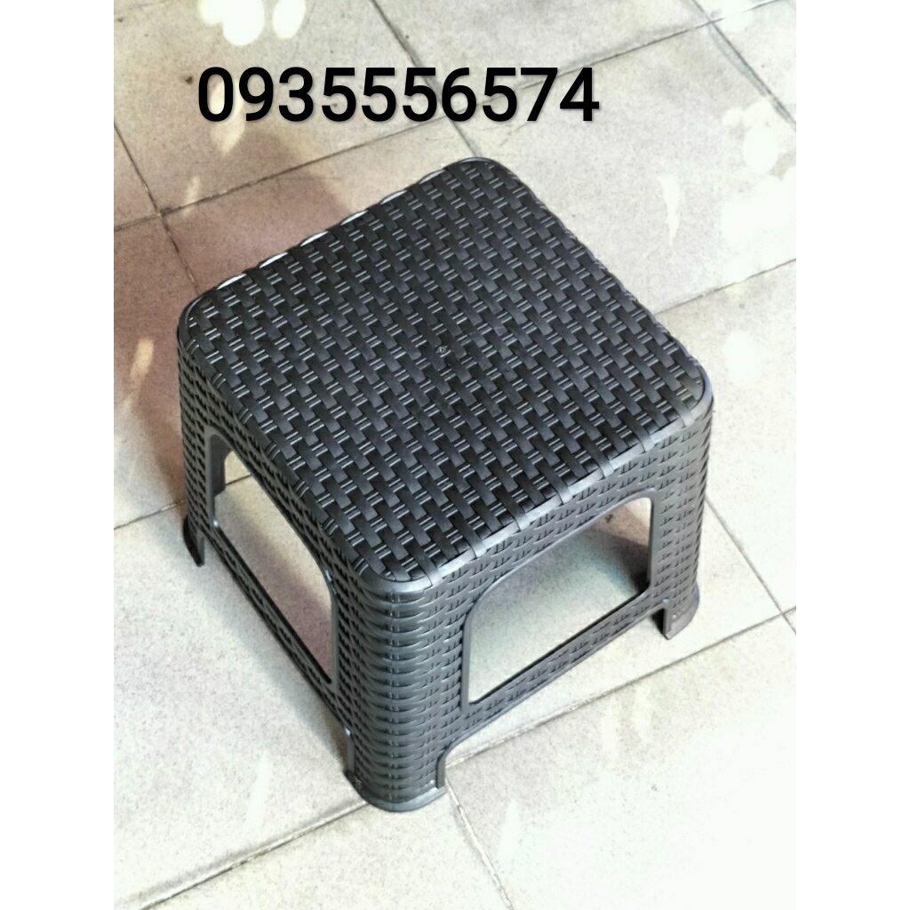Ghế nhựa lùn đan mây