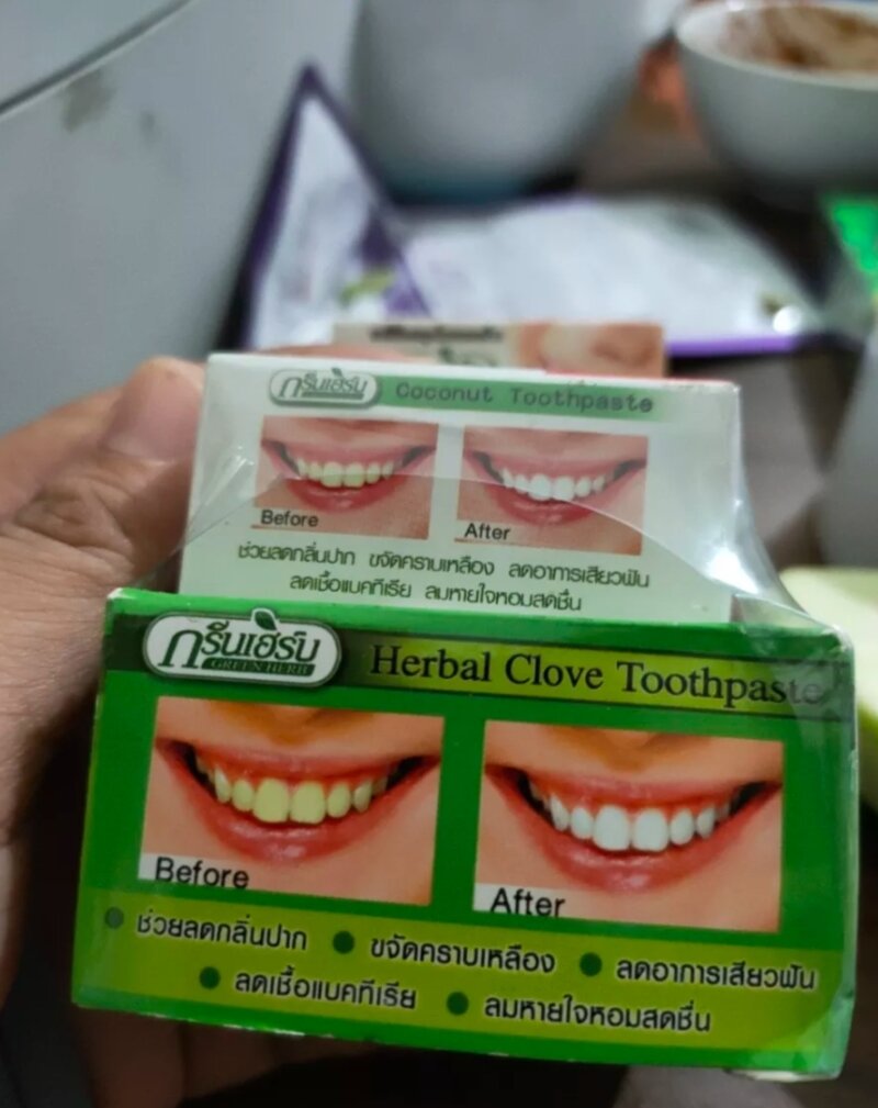 kem tẩy trắng răng và cao răng thái lan.