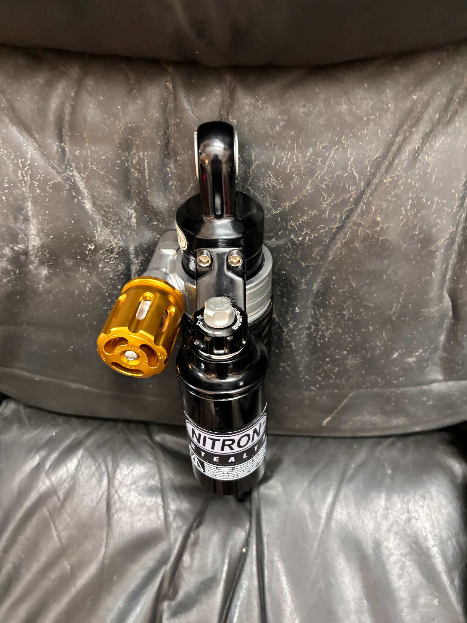 Phuộc R..Cb bình dầu có kèm HPA gắn cho Vario Mio Vision mới Sh mode Luvias Click Lead mới...