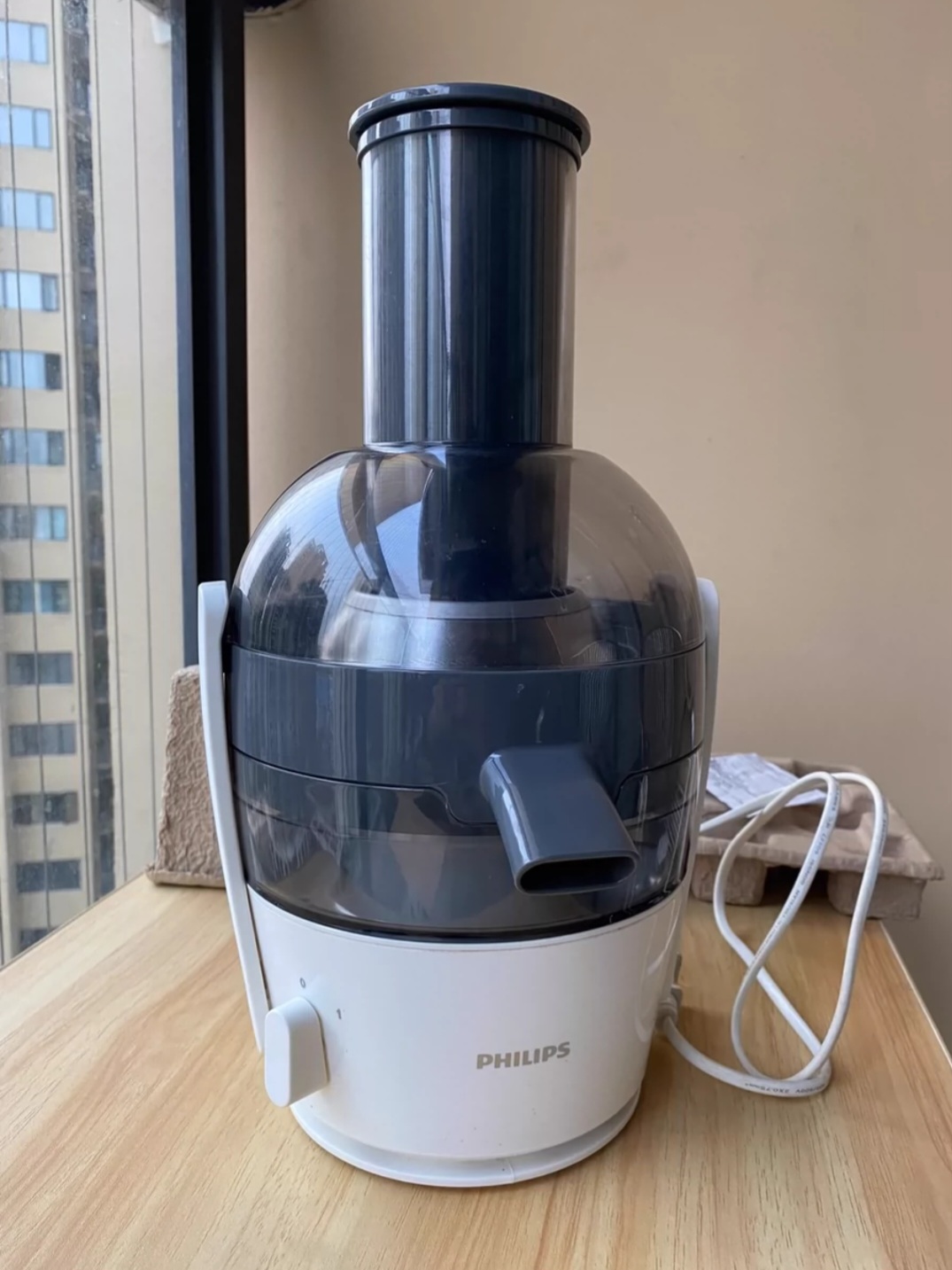 Máy Ép Trái Cây Philips HR1855