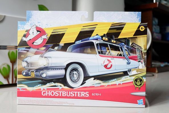 Mô Hình Lắp Ghép Xe Cadillac Ghostbusters (Biệt đội săn ma)