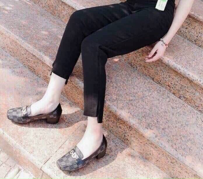 Quần tây baggy kiểu ống lệch màu đen trắng