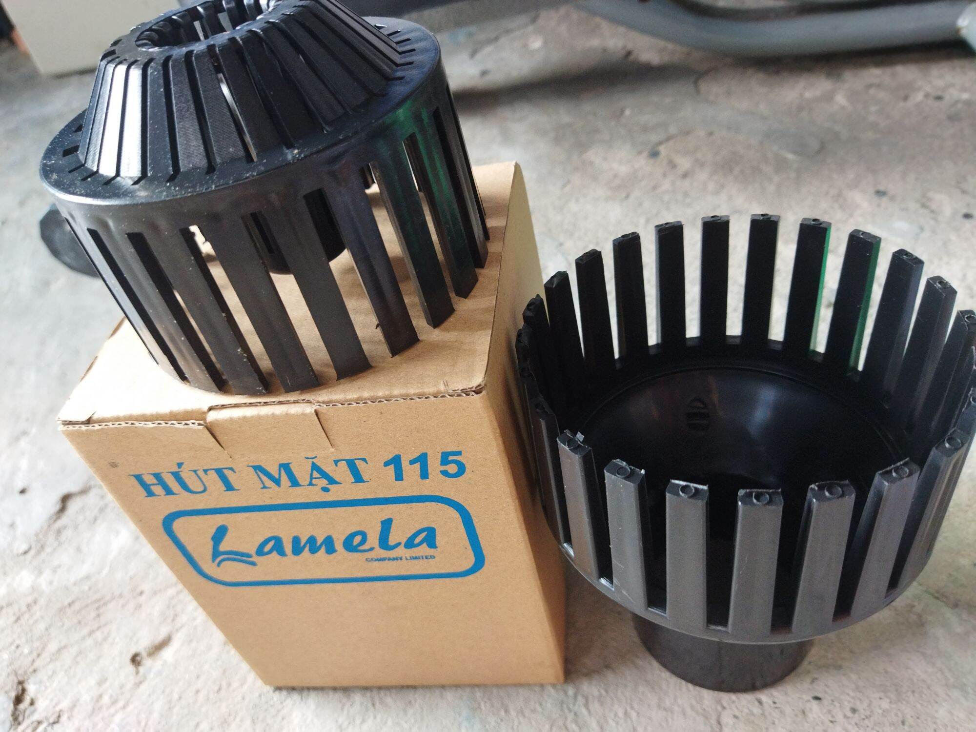 Hút mặt LAMELA 115 dùng cho hồ KOI