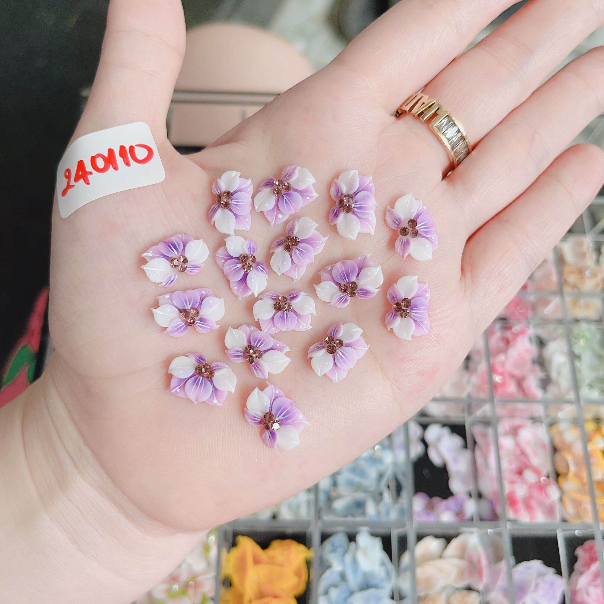 Hoa bột nail hoa đính tay ( HOA NỬA CÁNH TIÊN PHỐI TRẮNG ĐÍNH ĐÁ ) / giá 1 bông