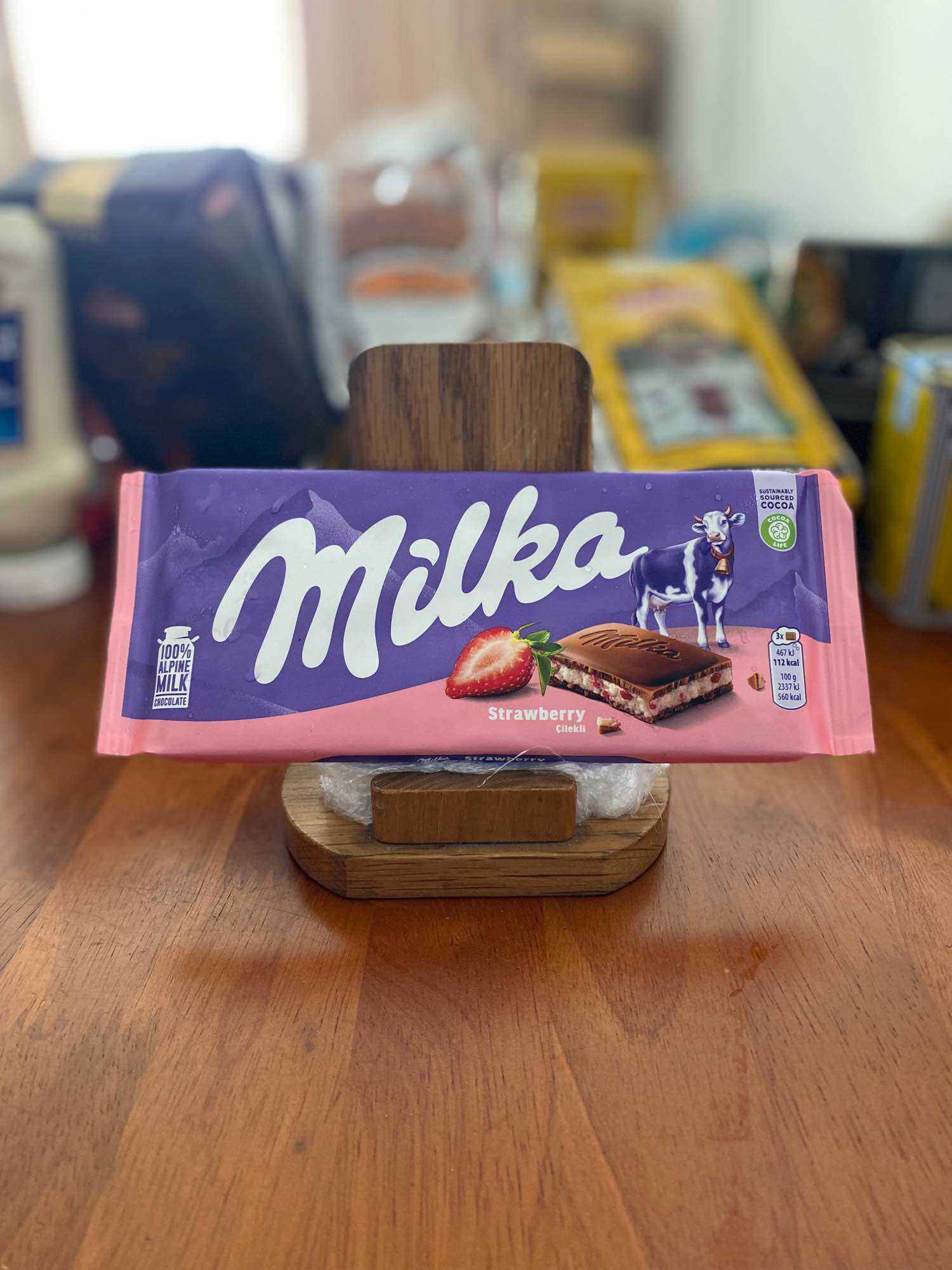 Socola Milka Strawberry Nội Địa Đức 100 g