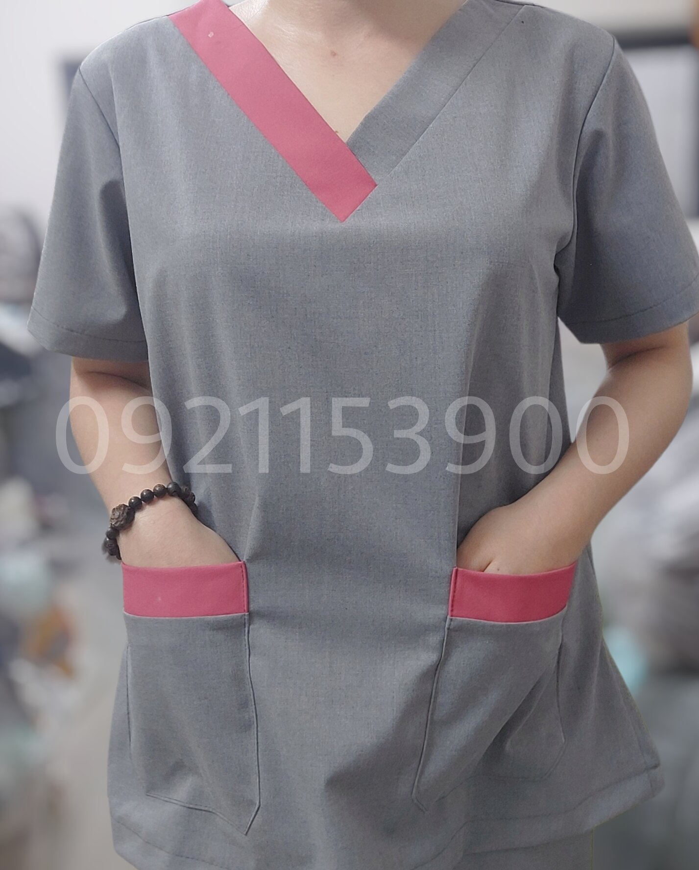 Đồng phục spa màu xám viền hồng