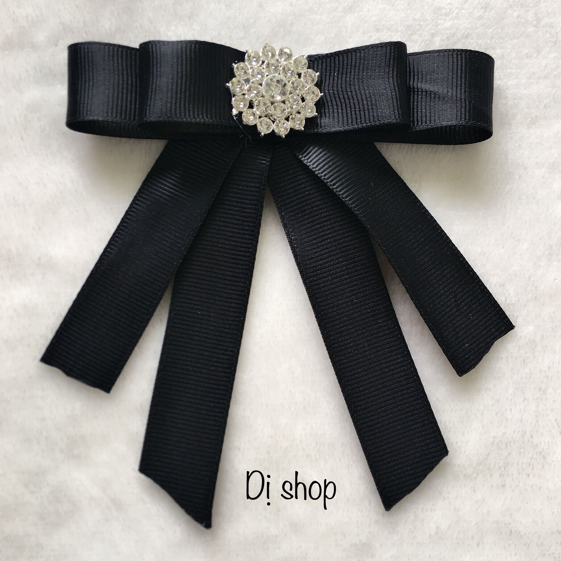 (NC010) NƠ CÀI ÁO ĐEN CÓ ĐẾ CÀI SIZE TẦM 12cm