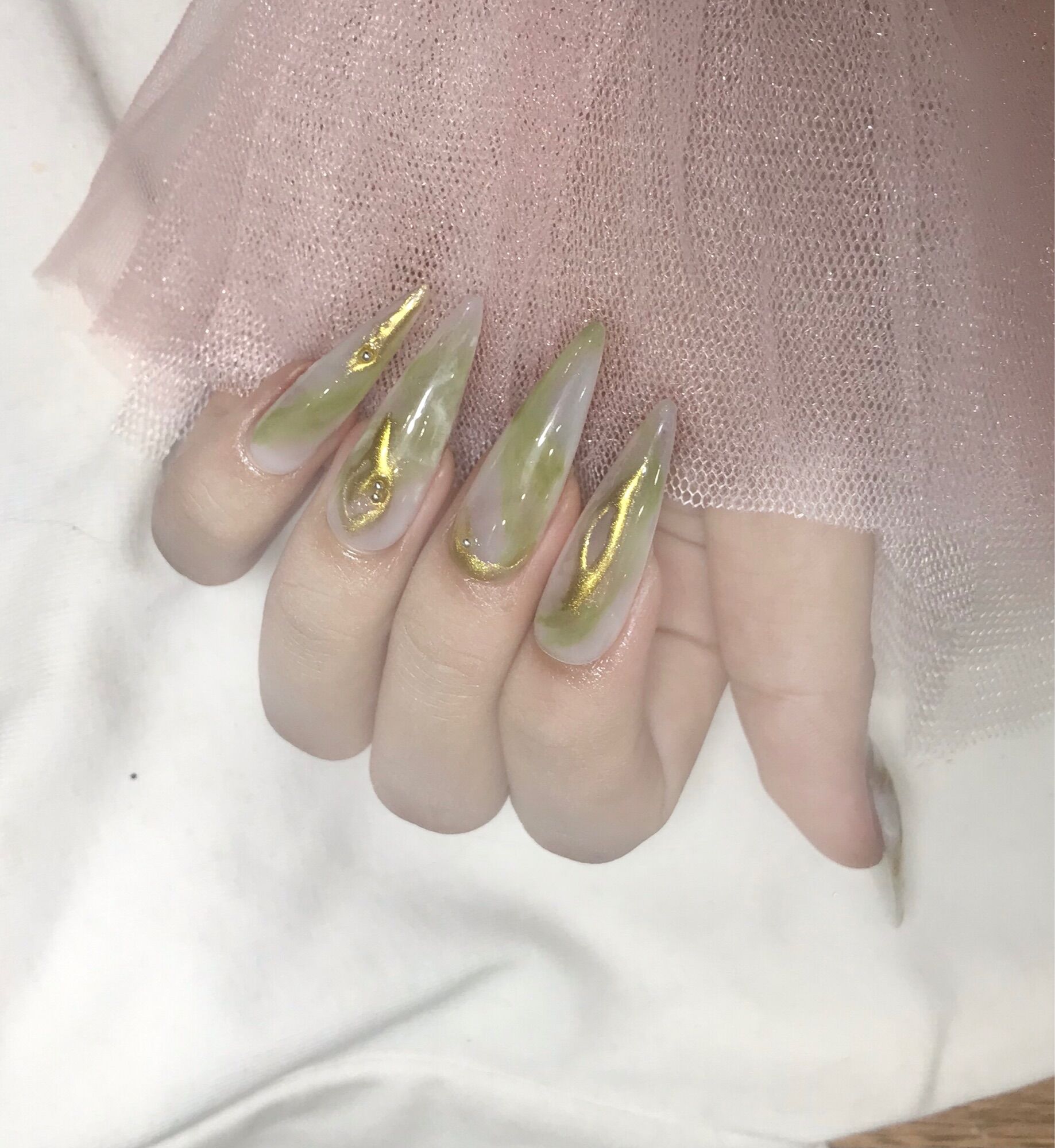 Nailbox thiết kế loang  tráng gương vân nổi