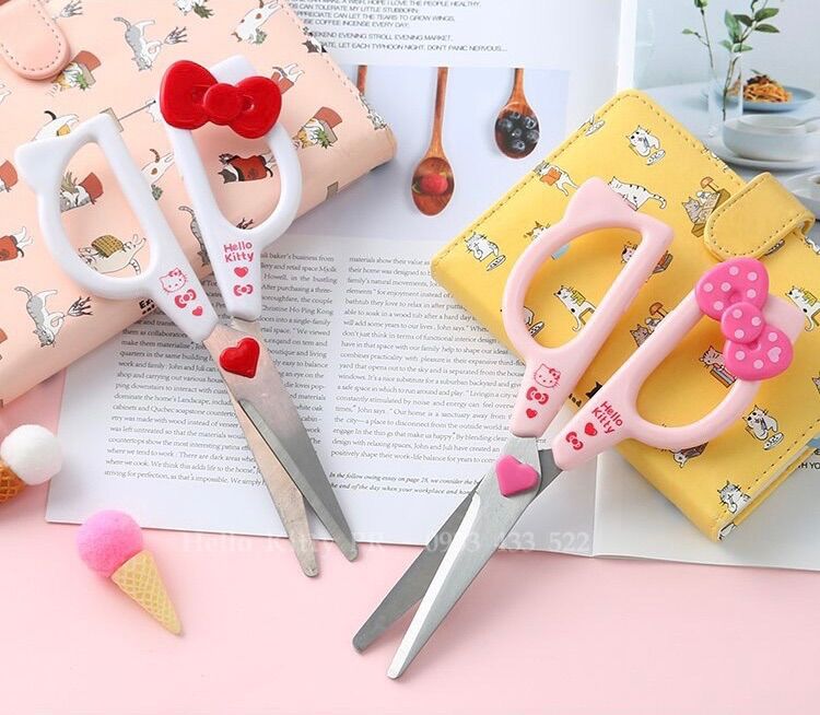 Kéo to Hello Kitty