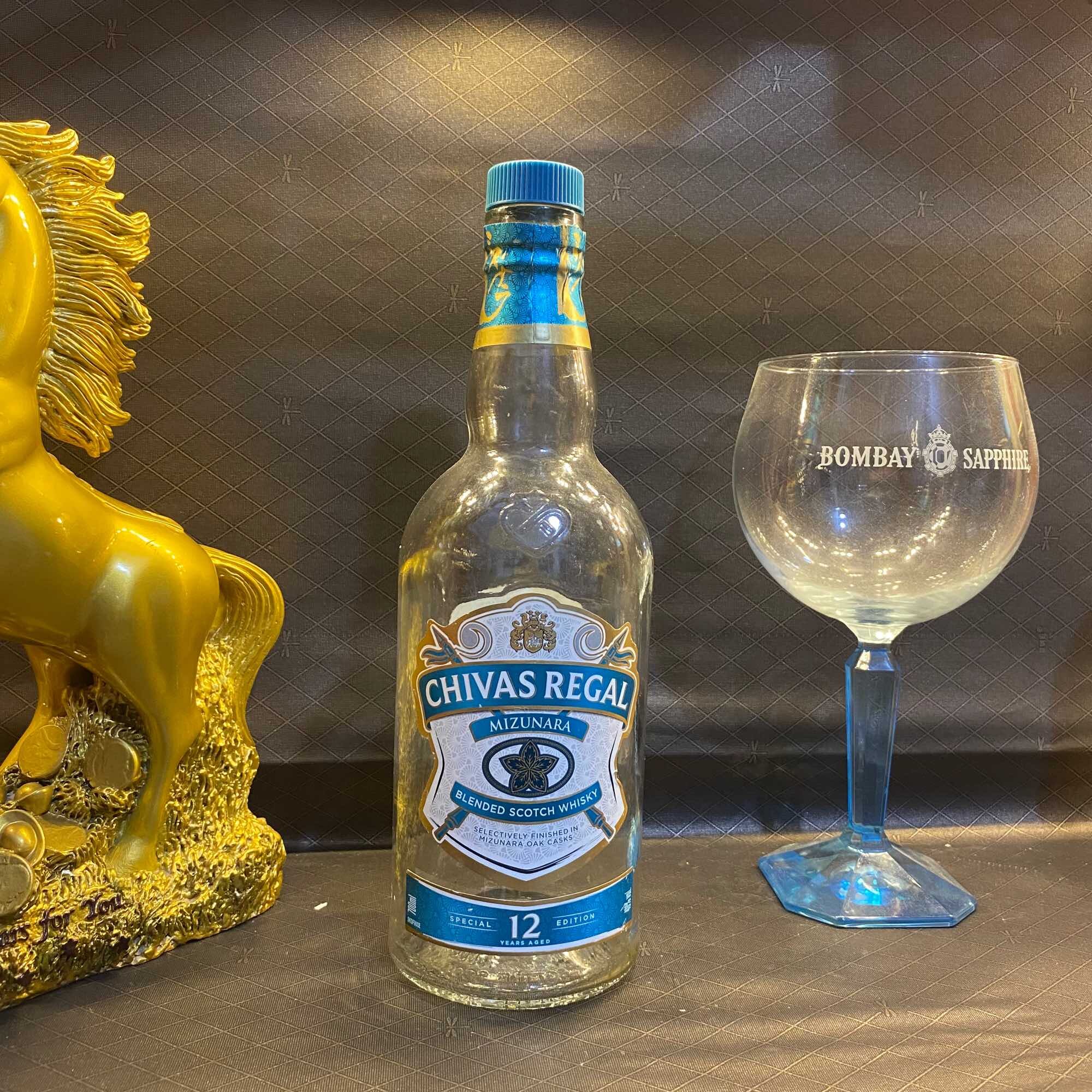 Vỏ chai Chivas 12 Mizunara