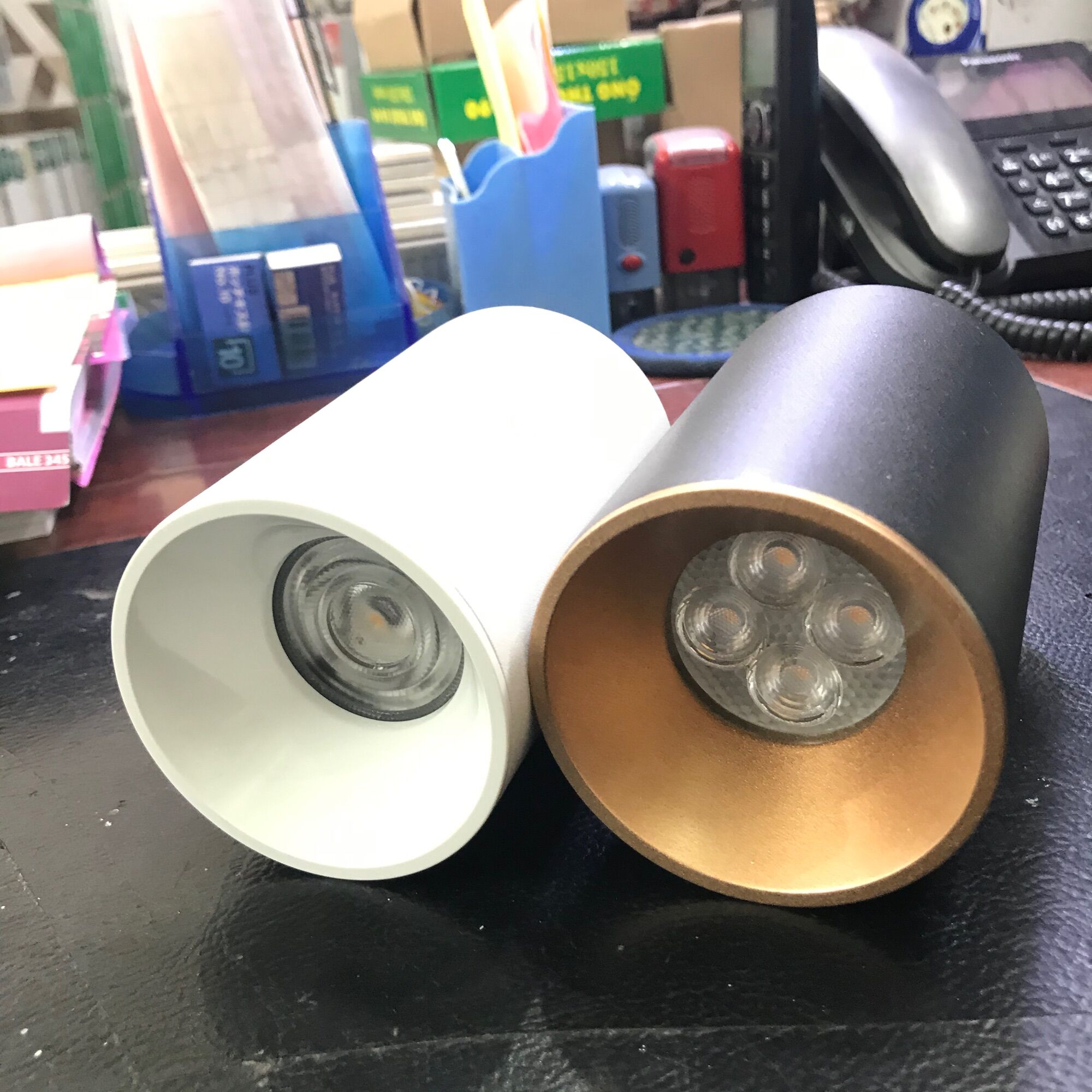 5W [original Philips] 5W powerful LED light bulb MR16 essential