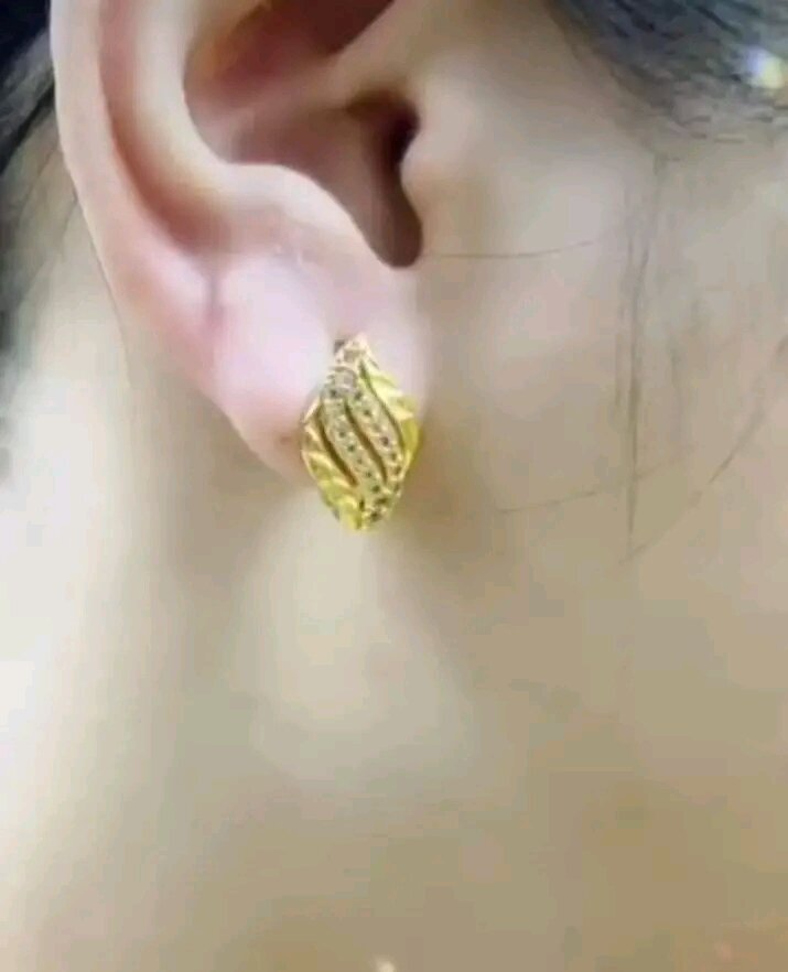 bông tai trang sức