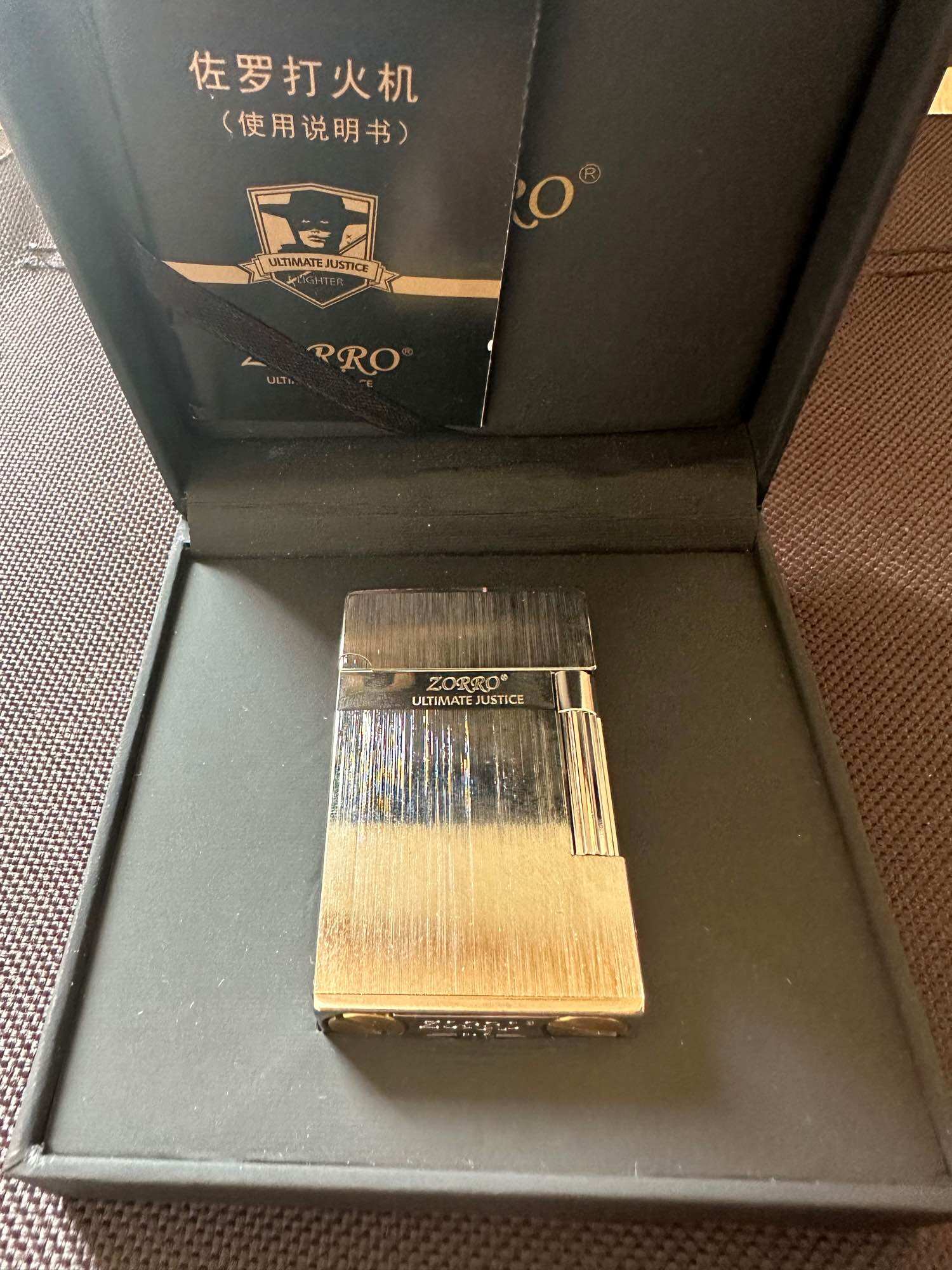 Dopont Bật Lửa Zorro Màu Trơn
