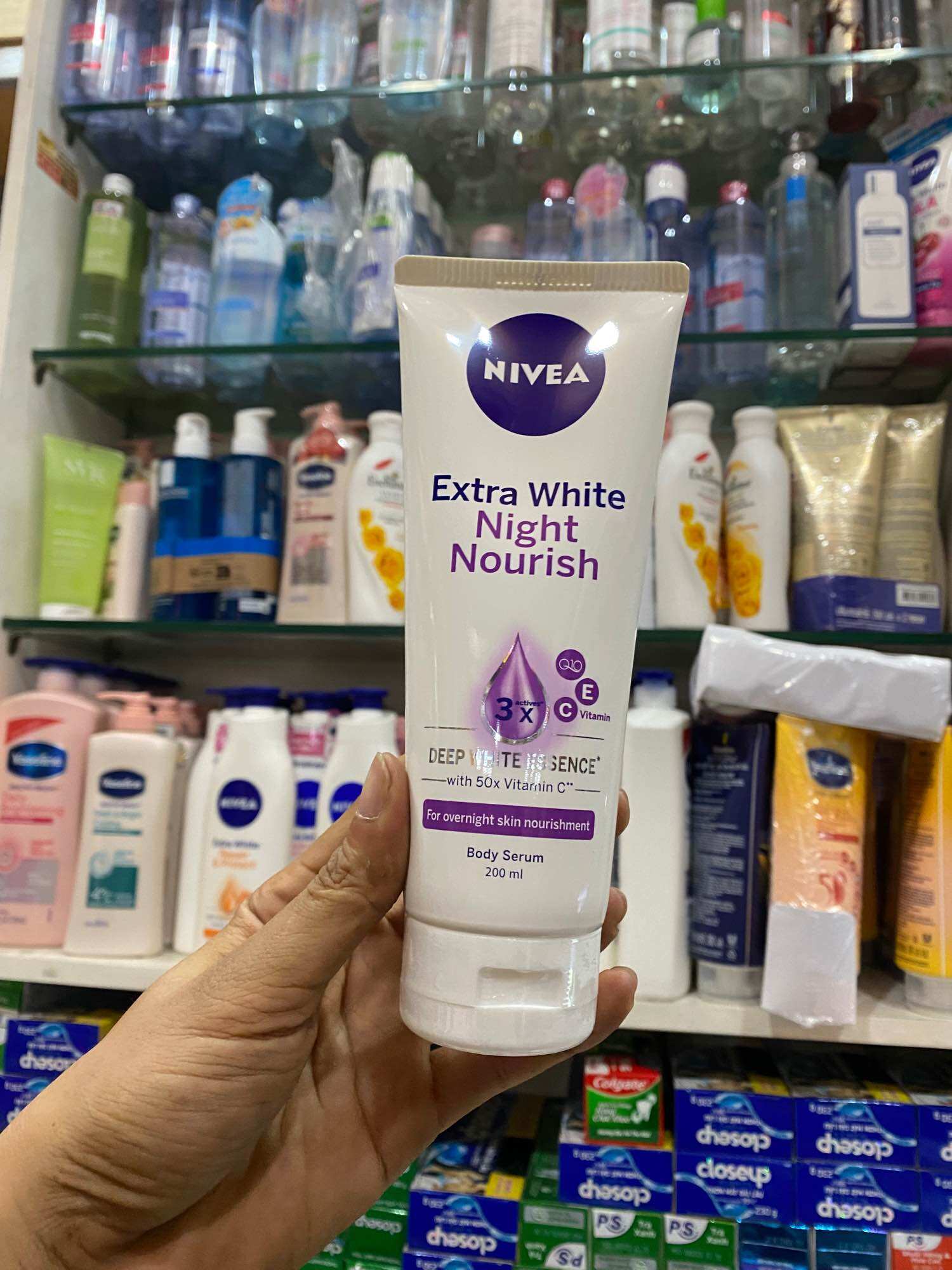 Serum dưỡng thể nivea sáng da ban đêm 180ml date 12/2024