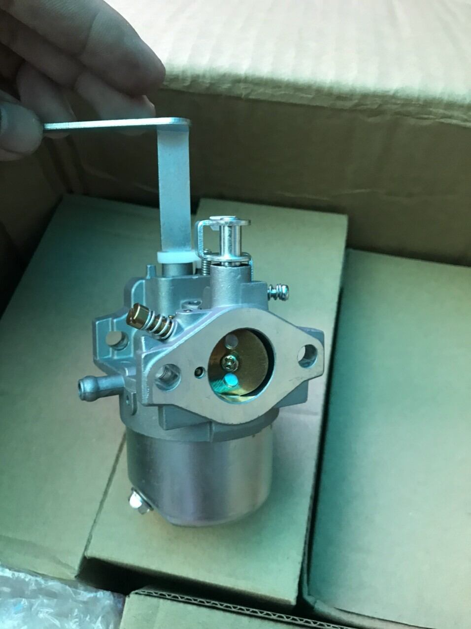 Chế hòa khí /bình xăng con mitsubishi GM182 2.6kw