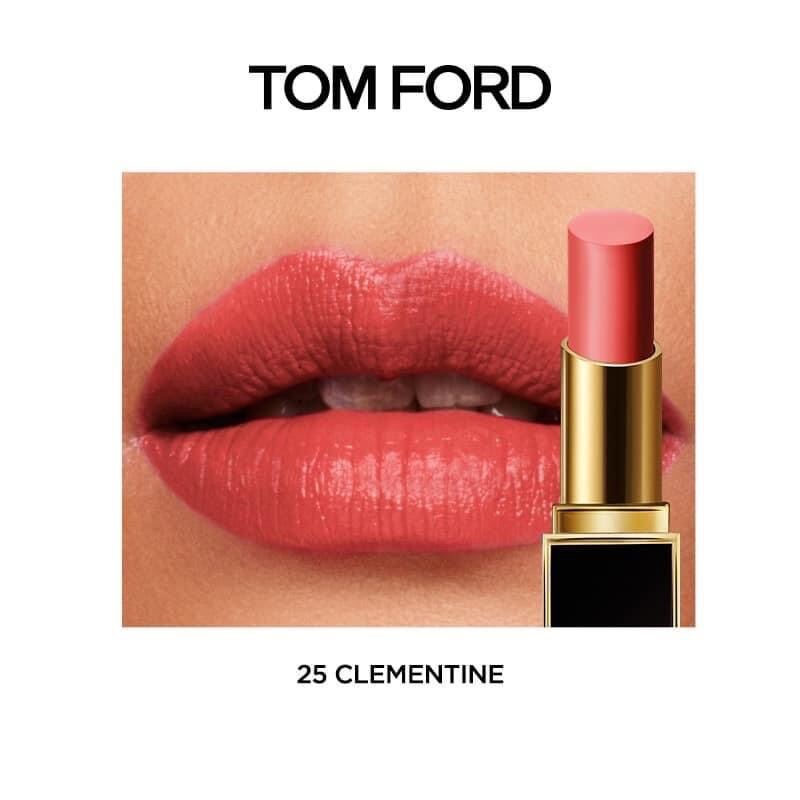 TOMFORD 25 CLEMENTINE: Màu hồng san hô nhạt. Chất son Tom Ford thật sự  không thể chê vào đâu được mấy chị ơi. Lướt đến đâu là đẹp đến đó. Lên màu