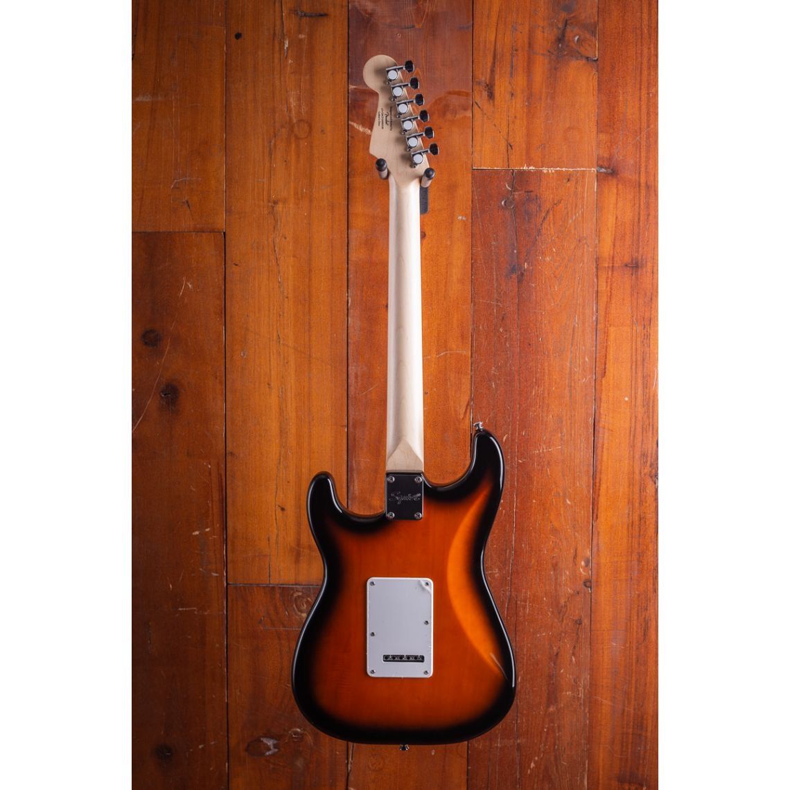 Đàn Guitar điện Squier Bullet Stratocaster màu Sunburst