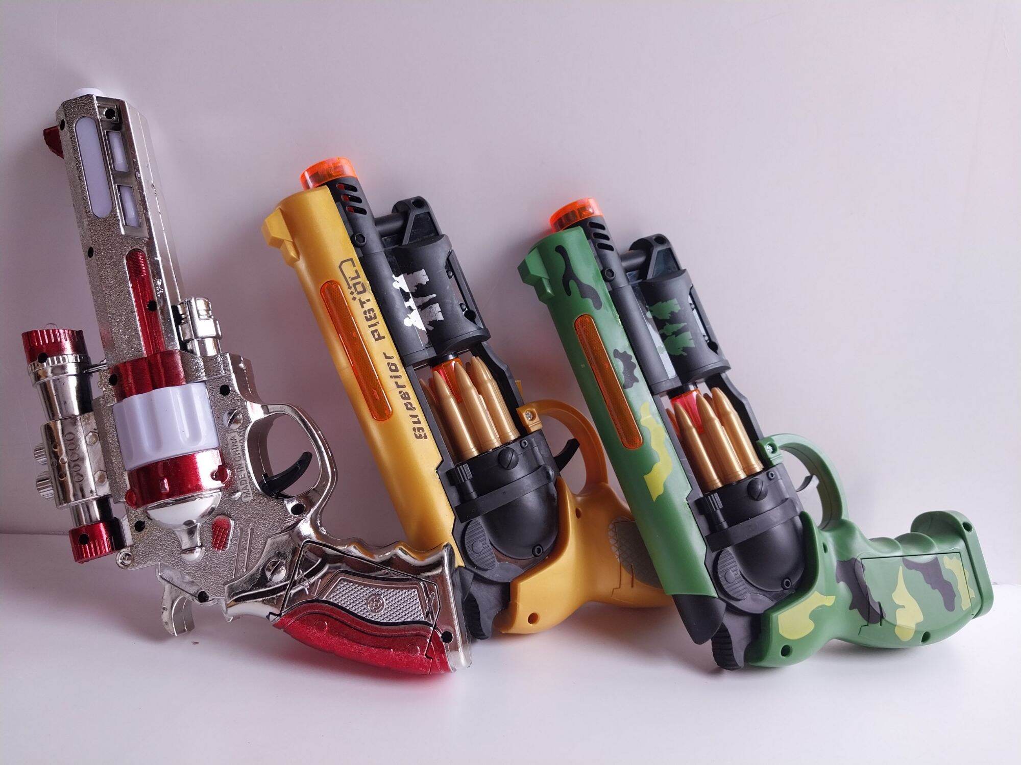 Đồ chơi súng nhựa bằng pin loại ngắn cho bé/Đồ chơi vận động