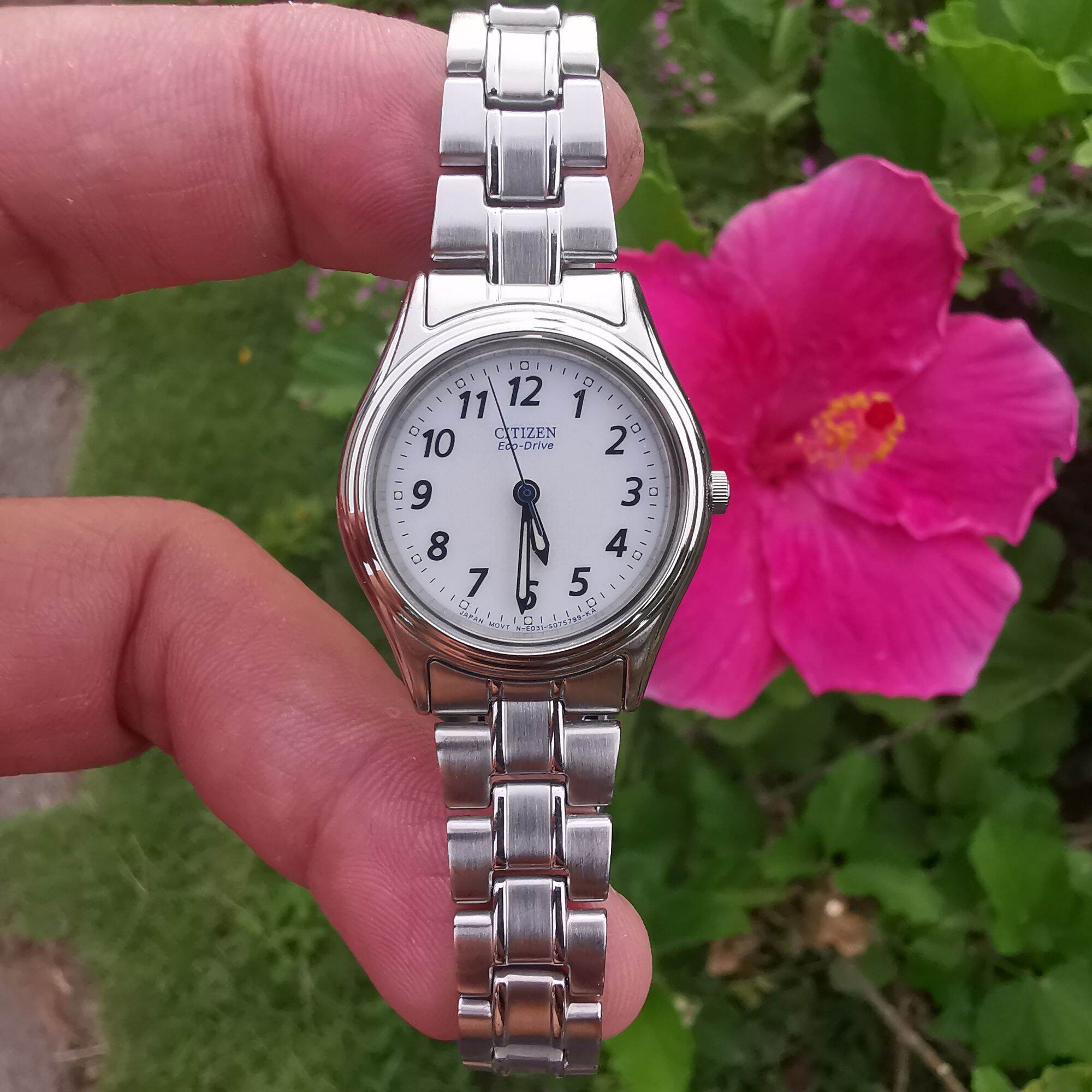 Đồng Hồ Nữ Si Nhật CITIZEN - Eco Drive Chống nước 50 mét  5 Bar  Size 25