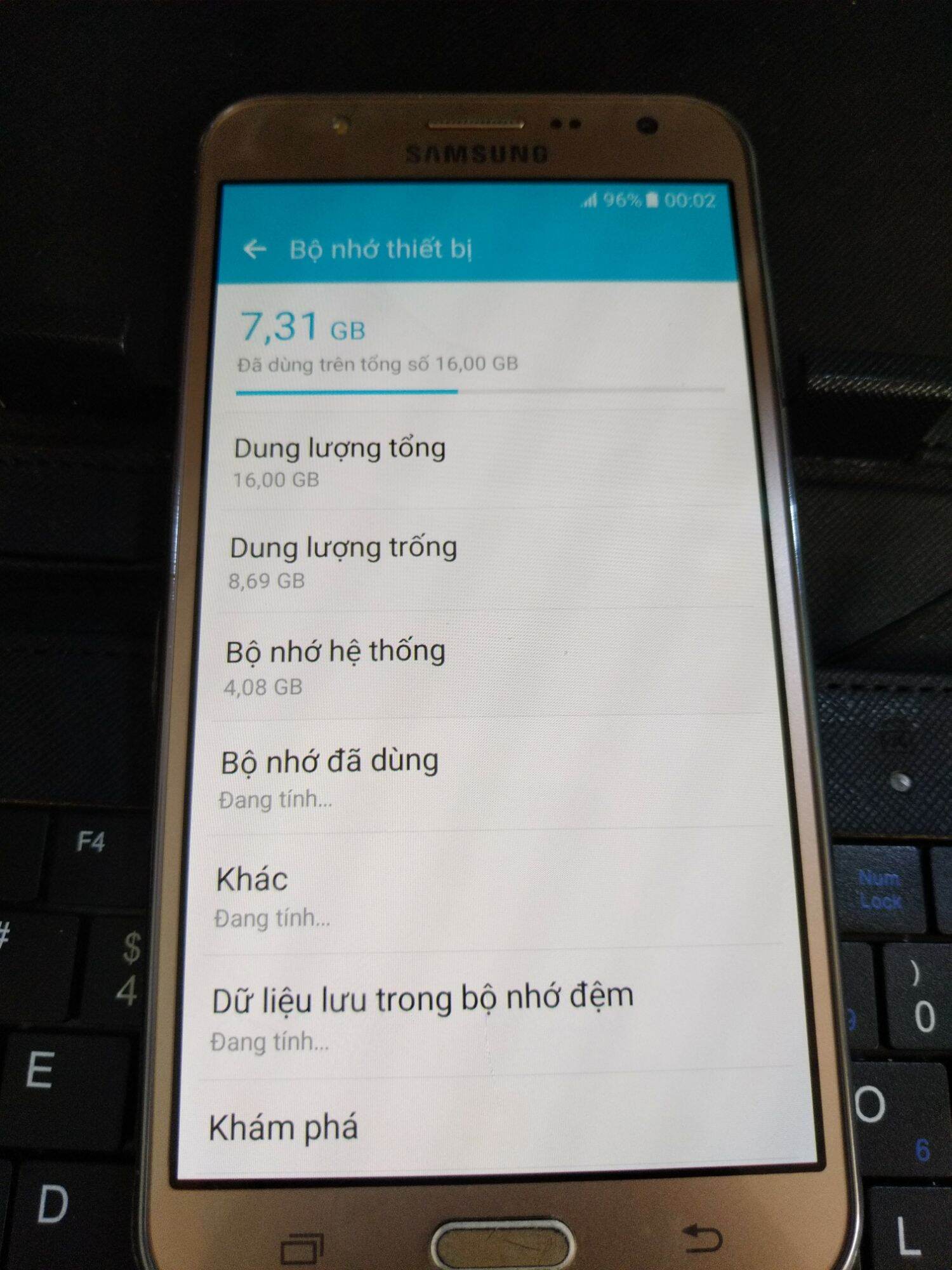 Samsung Galaxy J7 2015 Like new Ảnh Thật