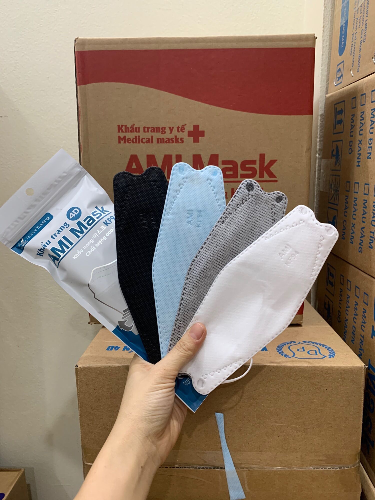 sỉ 1 thùng khẩu trang KF94 4d Ami (300 cái)