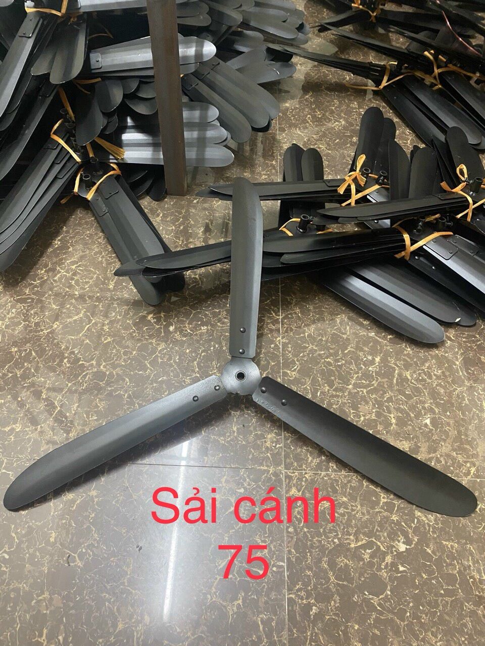 Cánh quạt lỗ 12