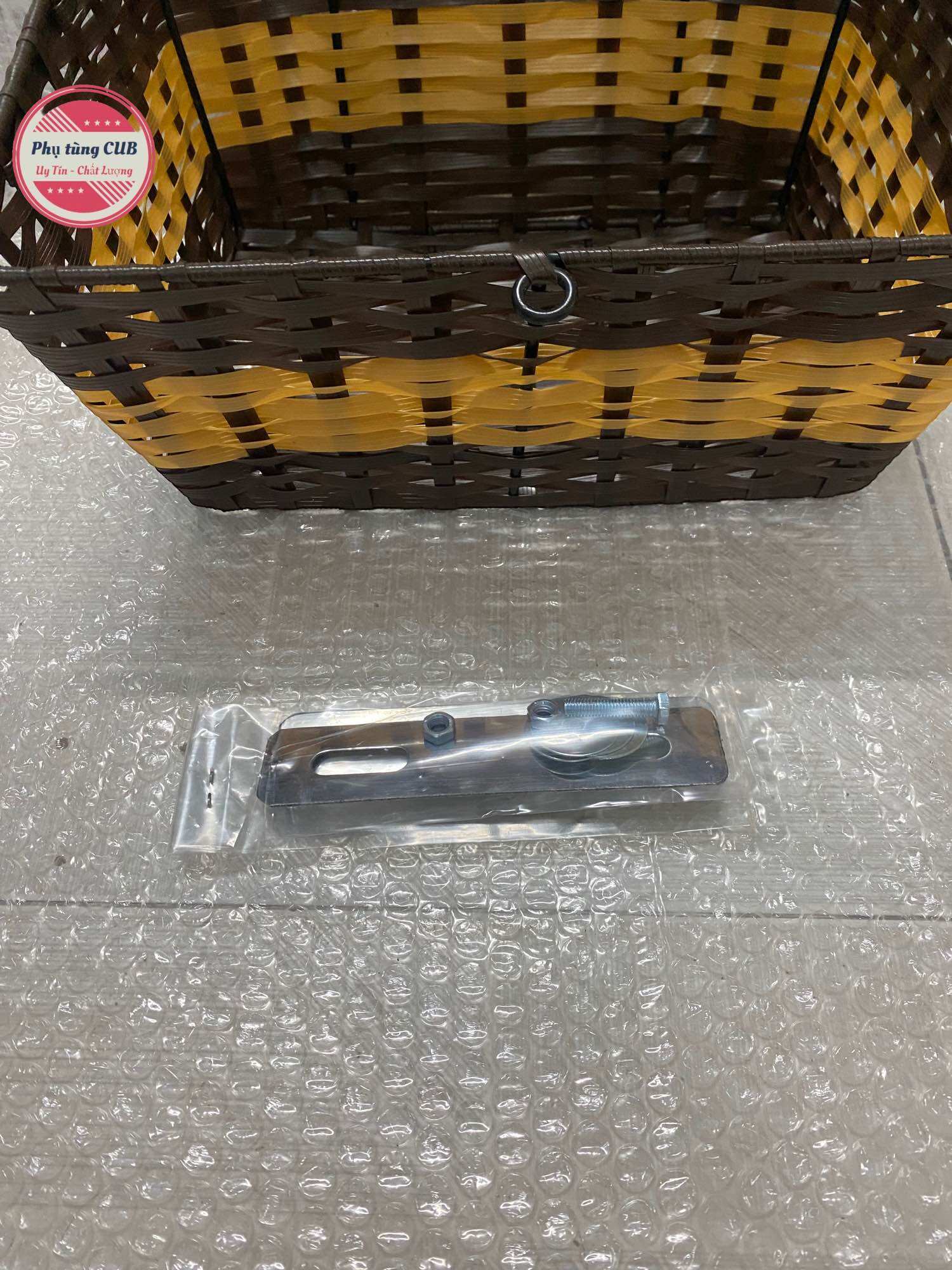 Rổ mây gắn xe cub ( đầy đủ phụ kiện gắn xe )