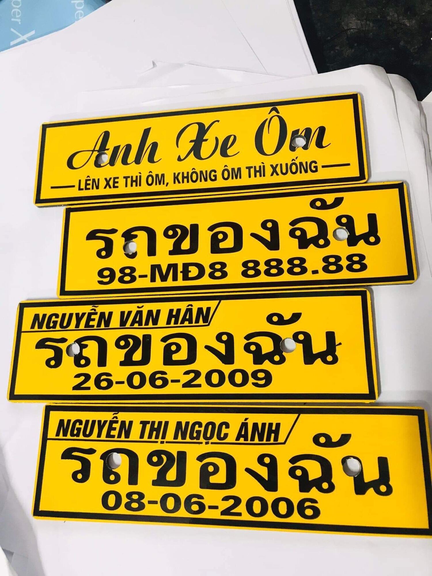 Bảng tên chữ tháiBảng tên xe máy  thiết kế theo yêu cầu