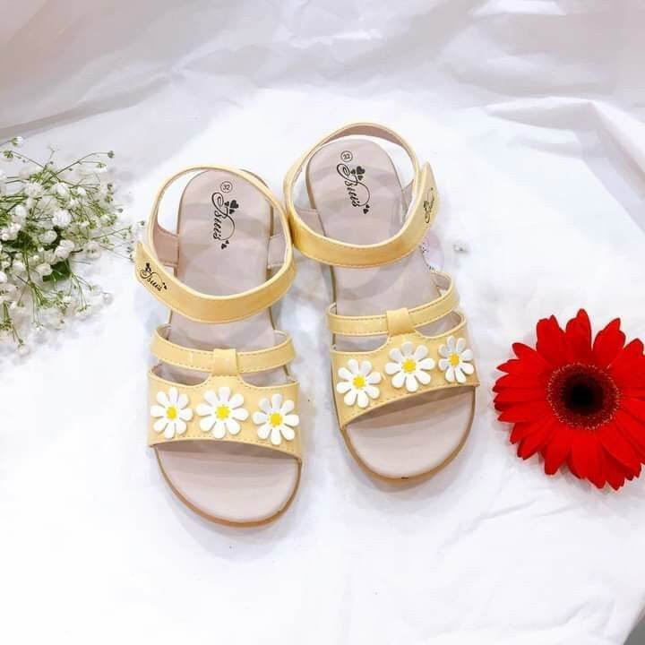 Sandal bitas  bé gái xinh yêu (size 30-35)