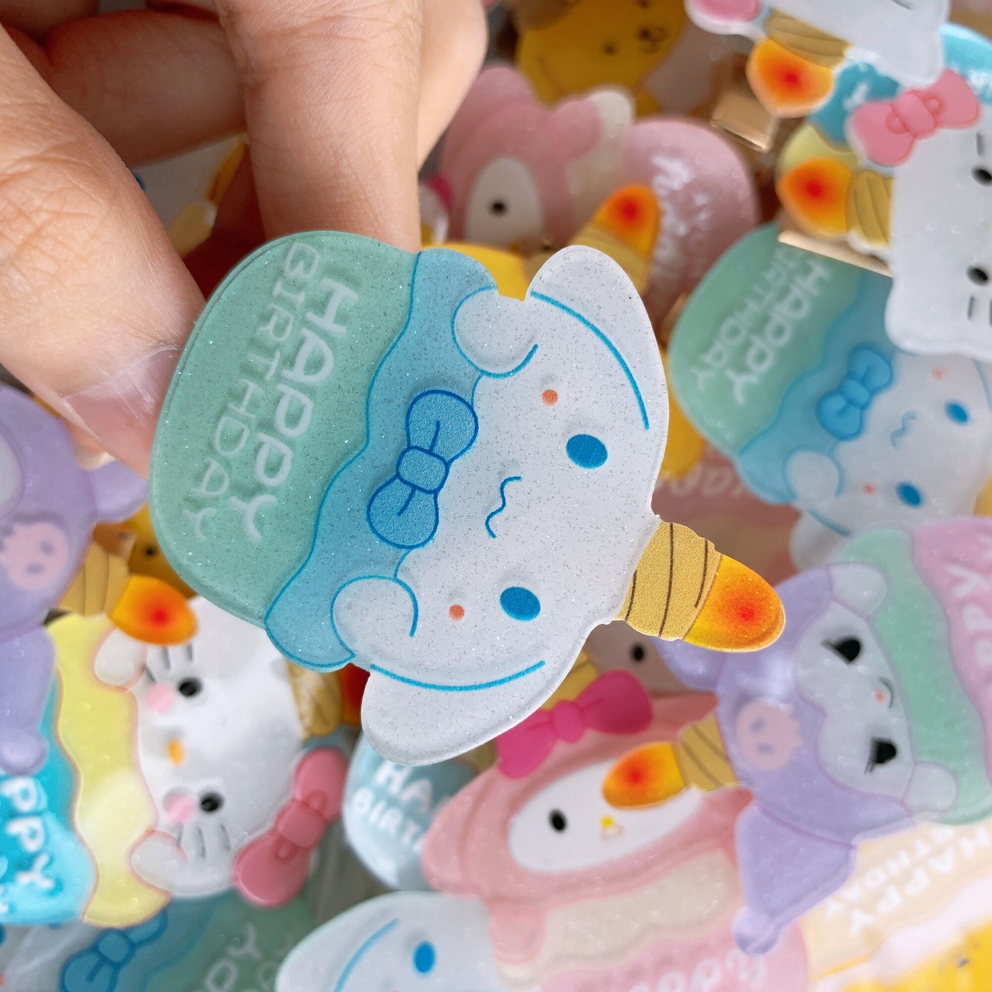 Kẹp tóc có đèn Sanrio và Gấu dâu siêu đáng iu kẹp vào là nổi nhất hội luôn ó 🌻🌼🎁👾
