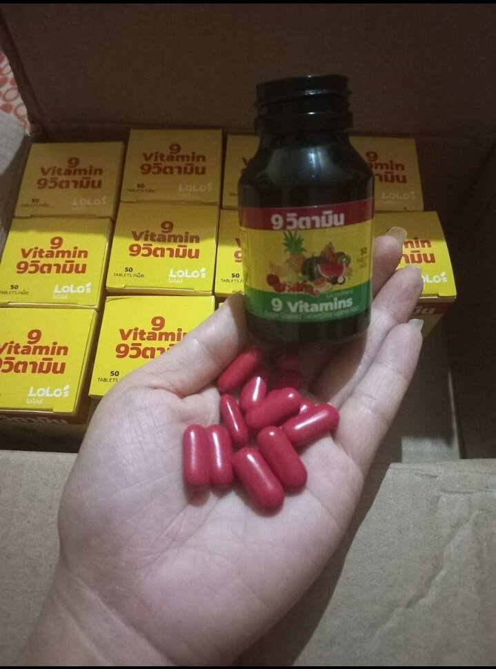 9 Vitamin Tp mẫu mới nắp đen ( mẫu mới ảnh cuối ) Multivit Thái Lan