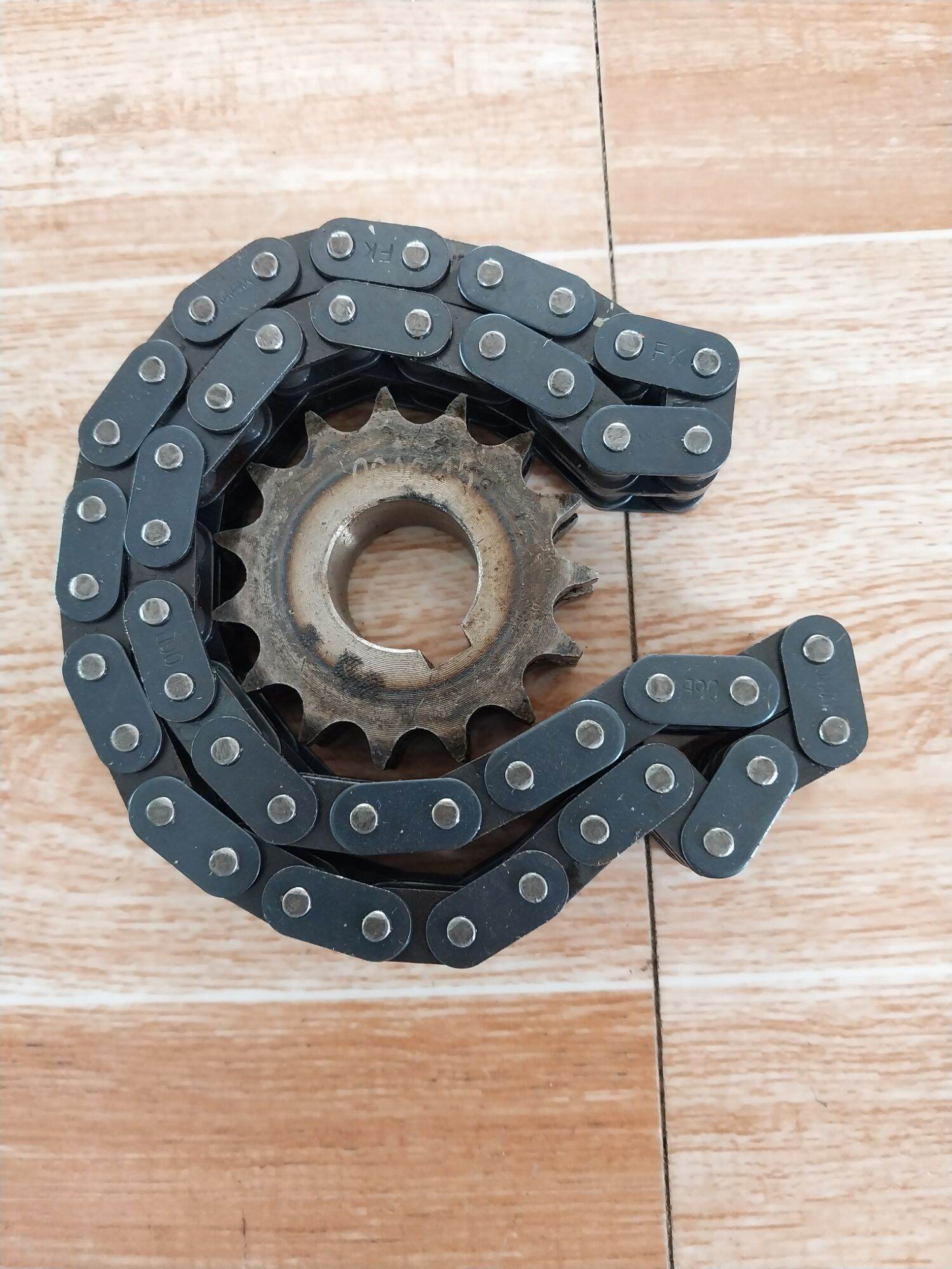 nhông 15 răng lỗ 25mm và sên đoi 21 mắc