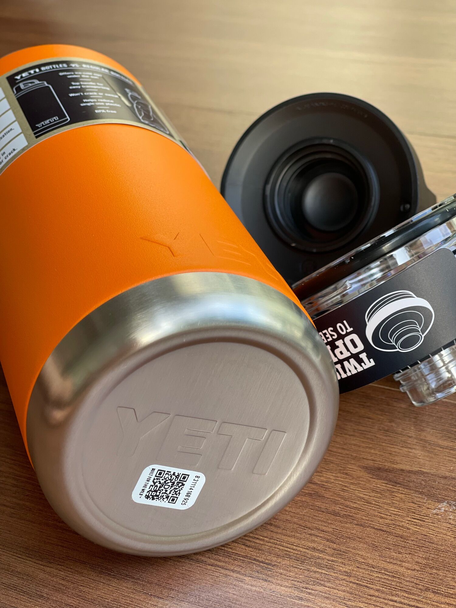 Bình giữ nhiệt YETI RAMBLER 26 OZ BOTTLE WITH CHUG CAP