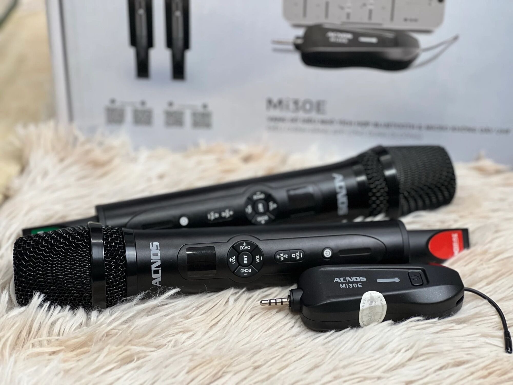 Micro karaoke đa năng có vang số Acnos Mi30E (Bluetooth 5.0, kết nối đa dạng loa Bluetooth Bose, JBL, Samsung, loa kéo và Ampli, chỉnh karaoke qua App trên điện thoại)