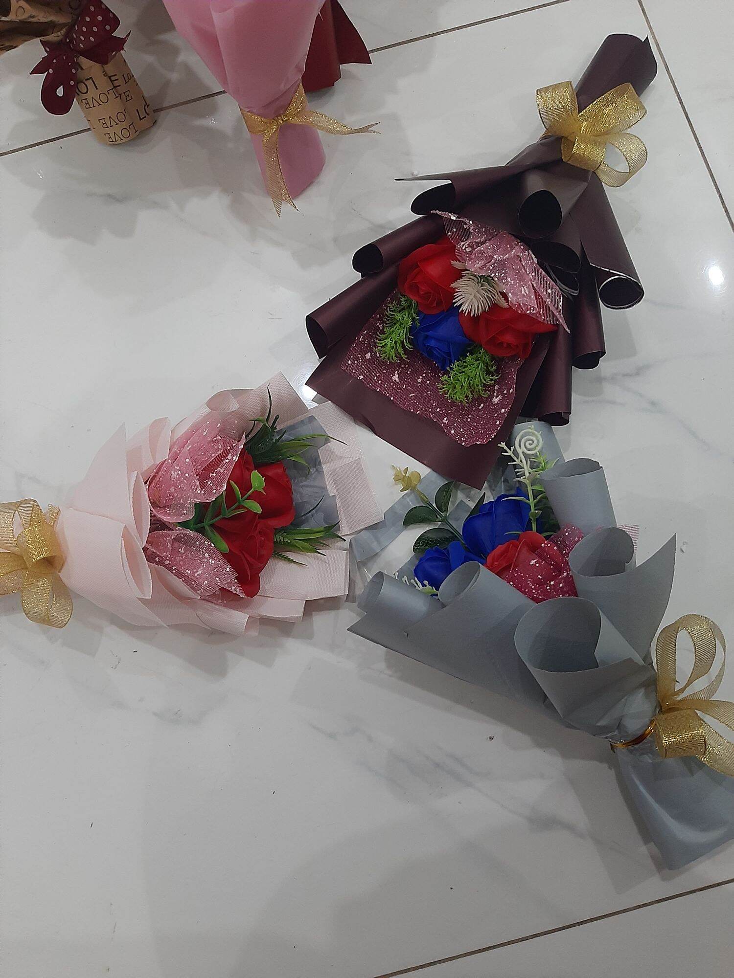 bó hoa kỉ niệm 20/11 gồm 3 hoa sap
