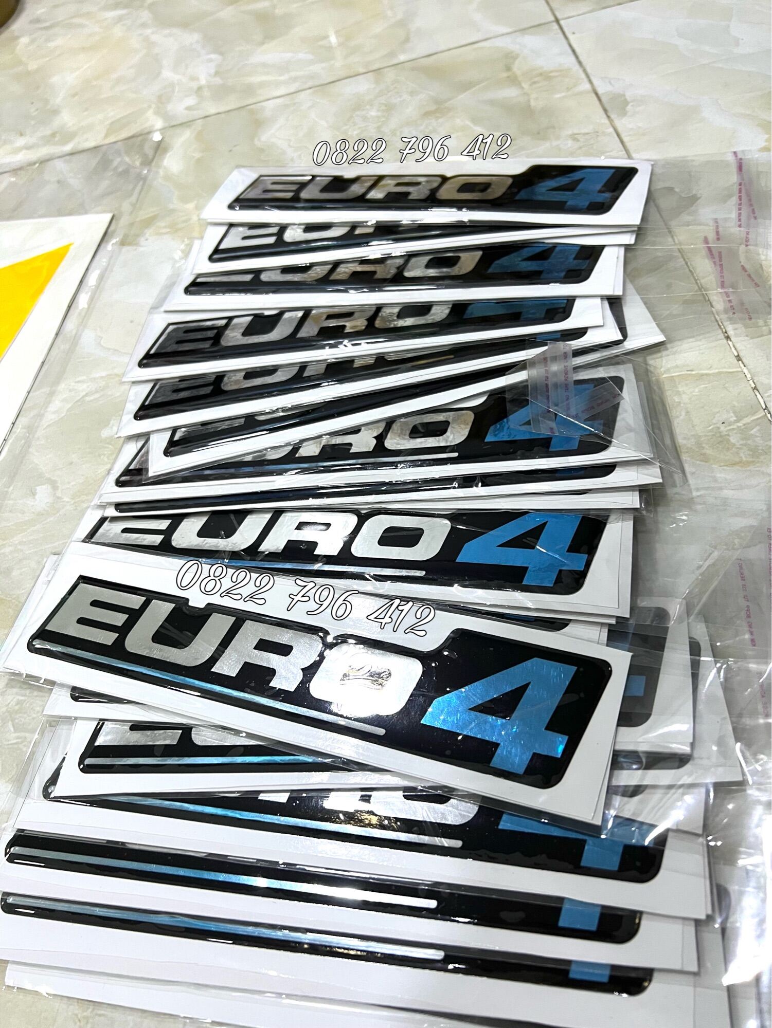 Tem chữ nổi euro4 dán xe tải chiến thắng, xe hino. Tem chữ euro 4