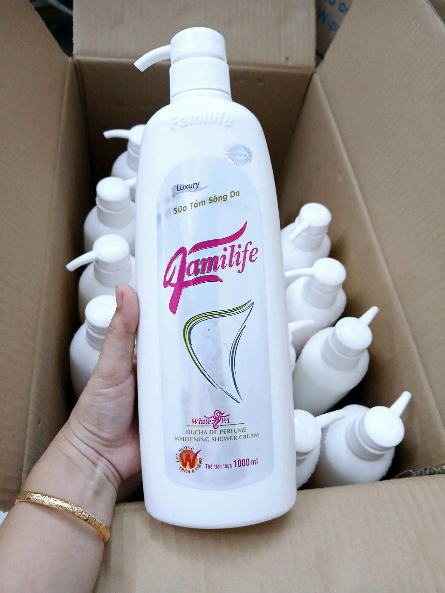 [ COMBO 2 CHAI ] Sữa Tắm Familife Cá Ngựa 1000ml