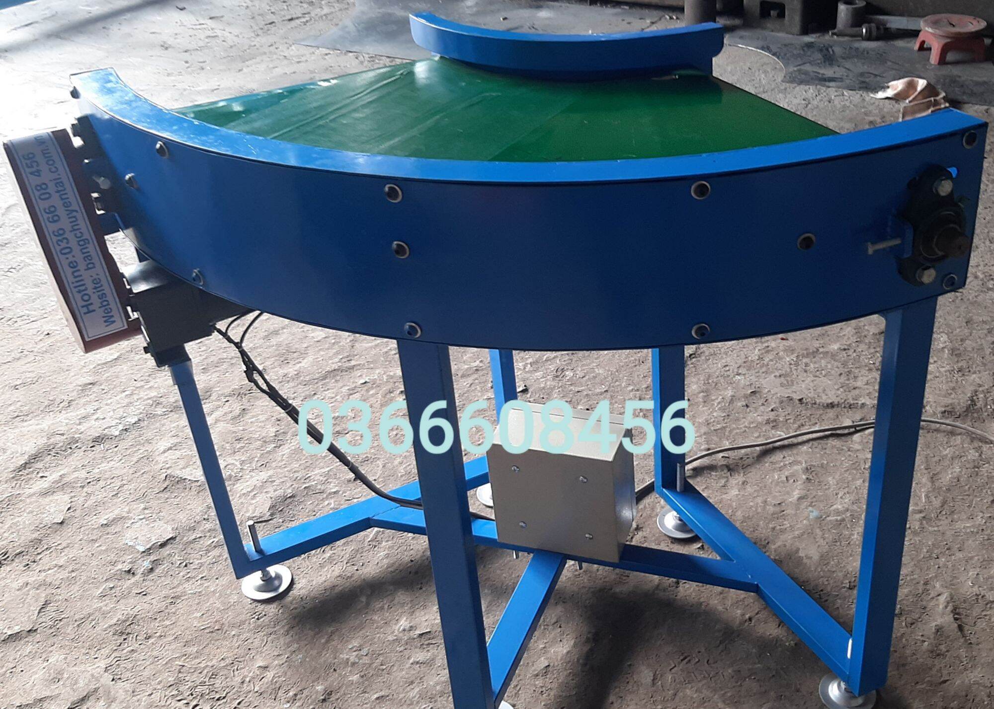 Băng tải pvc cong 90 độ