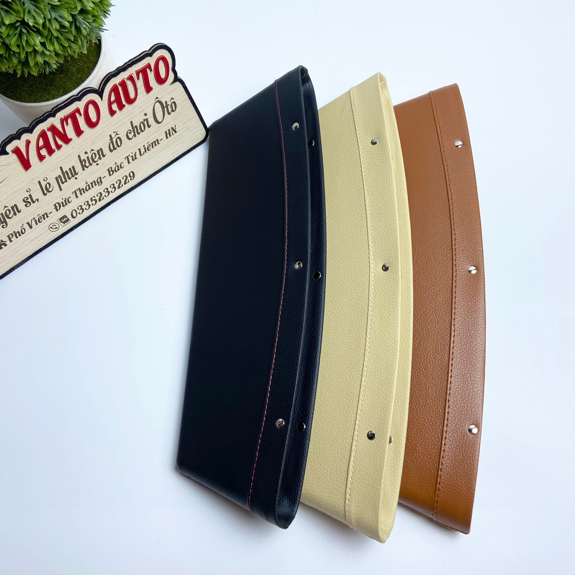 Khay Để Đồ Khe Ghế Ô Tô Bọc Da Cao Cấp
