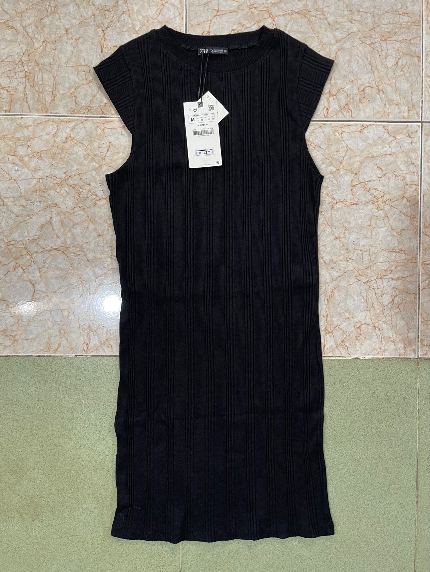 Đầm zara auth đơn giản tôn dáng đen size s