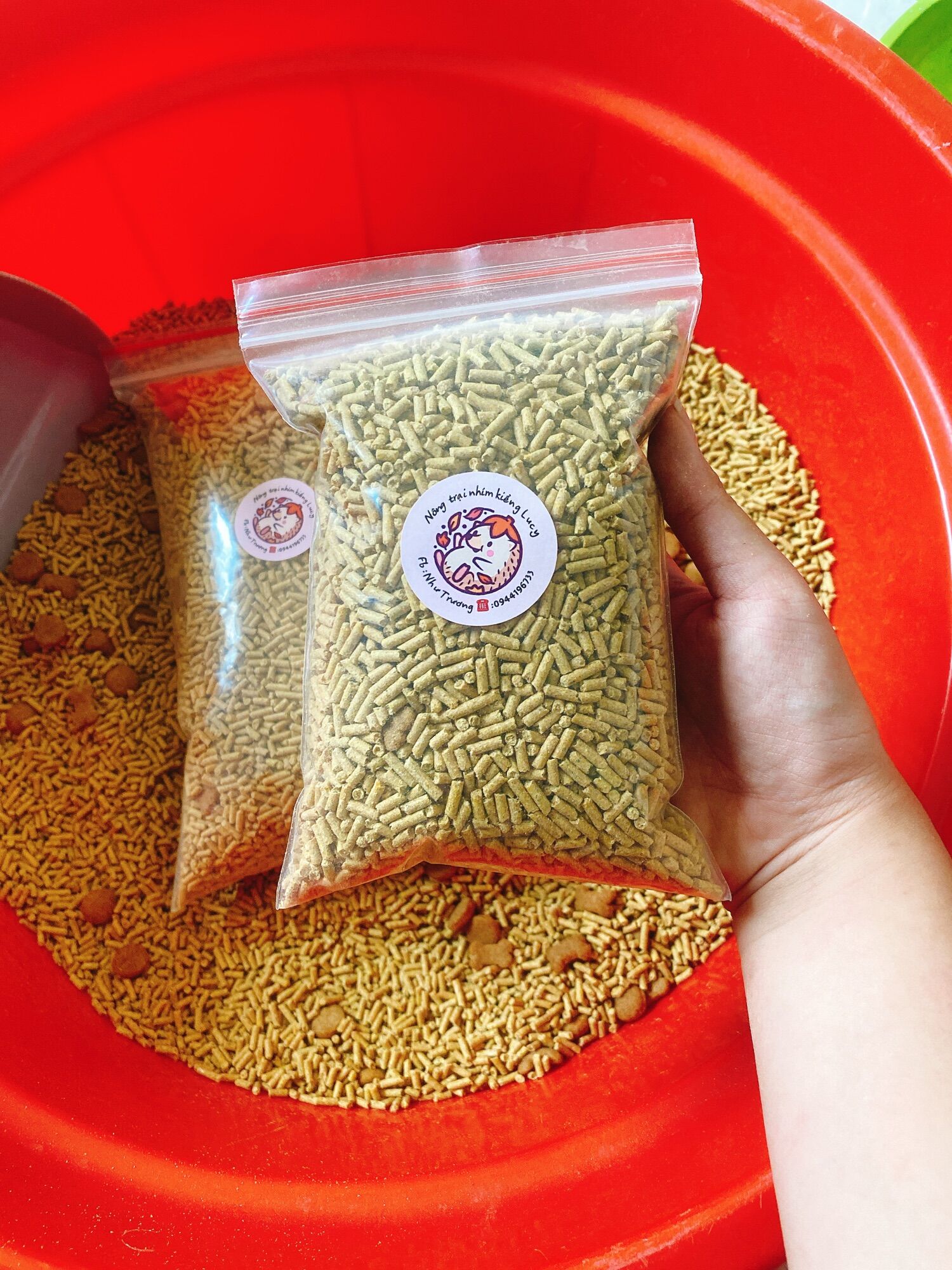 Cám trộn cho nhím kiểng