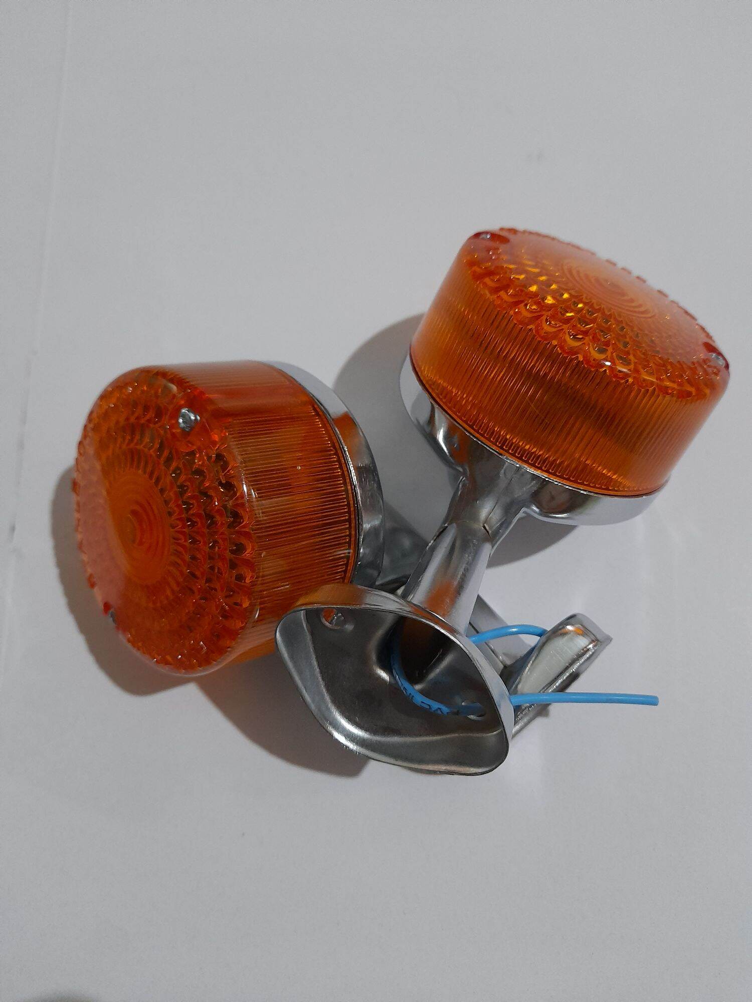 Cặp đèn xi nhan sau gắn cho xe cúp 81 ( sắt xi ).