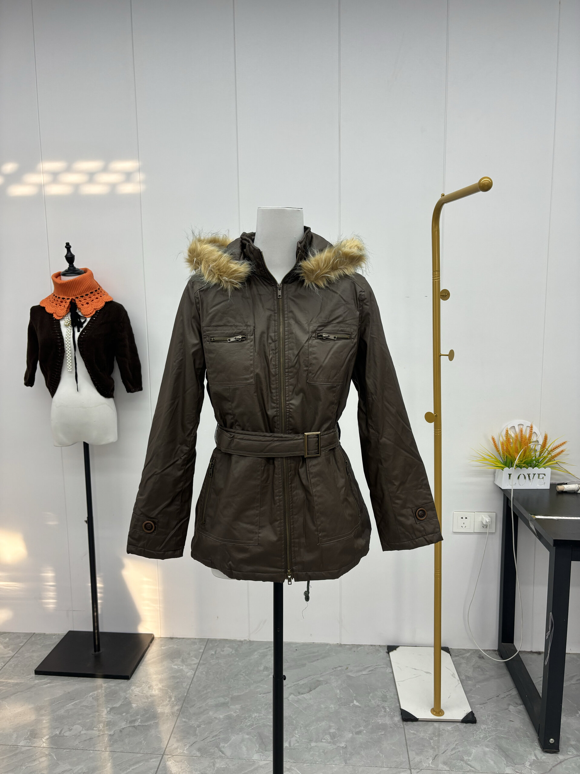 Áo Khoác Cotton Thời Trang Cổ Điển Có Mũ Trùm Đầu Giữ Nhiệt Mùa Thu Đông 2024 Áo Khoác Dài Tay Thường Ngày Kiểu Dáng Ngắn Khóa Kéo Hanpenbu